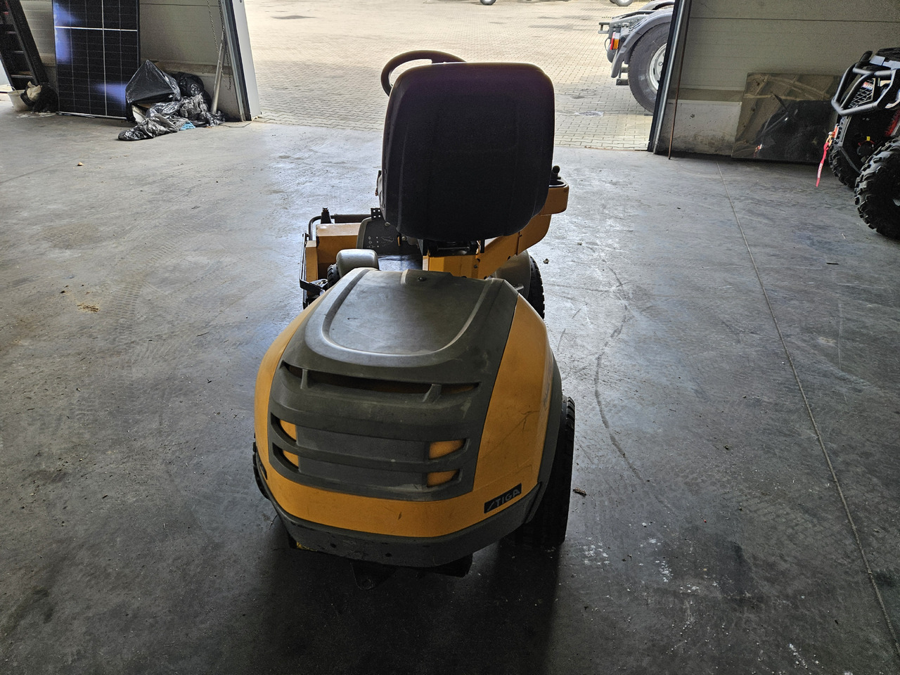 Stiga Park Pro 16 4WD - Kerti fűkasza: 5 kép. Stiga Park Pro 16 4WD - Kerti fűkasza: 5 kép.