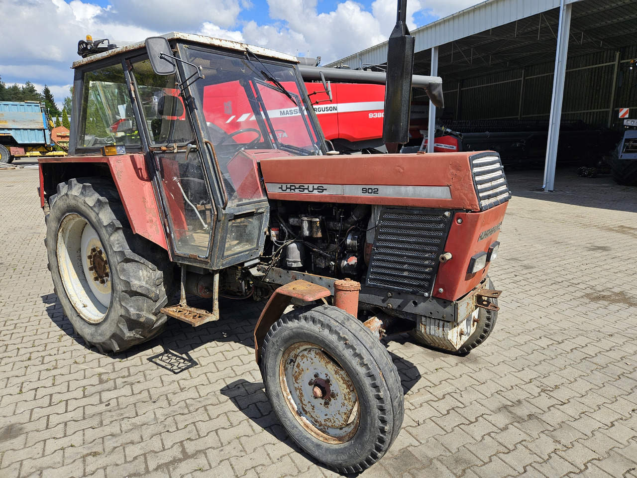 Ursus C-385 - Traktor: 2 kép. Ursus C-385 - Traktor: 2 kép.