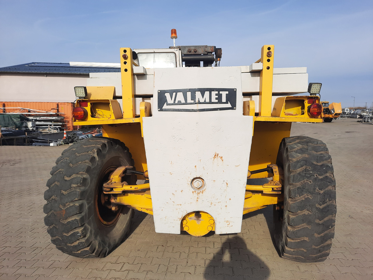 Valmet TD2712 - A25036 - Konténer targoncá: 5 kép. Valmet TD2712 - A25036 - Konténer targoncá: 5 kép.