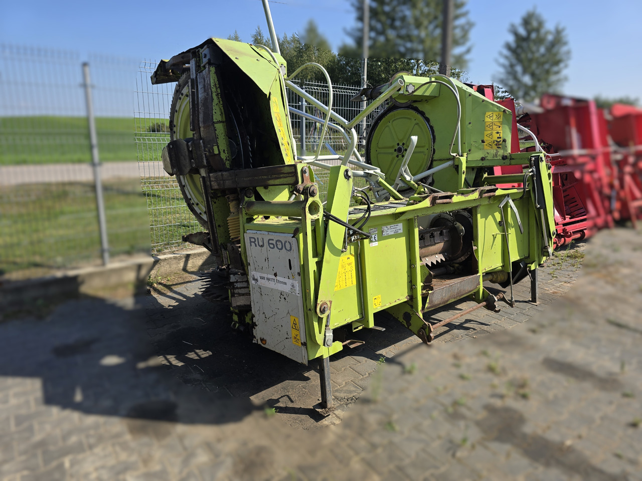Claas RU600 - Önjáró szecskázógép: 1 kép. Claas RU600 - Önjáró szecskázógép: 1 kép.
