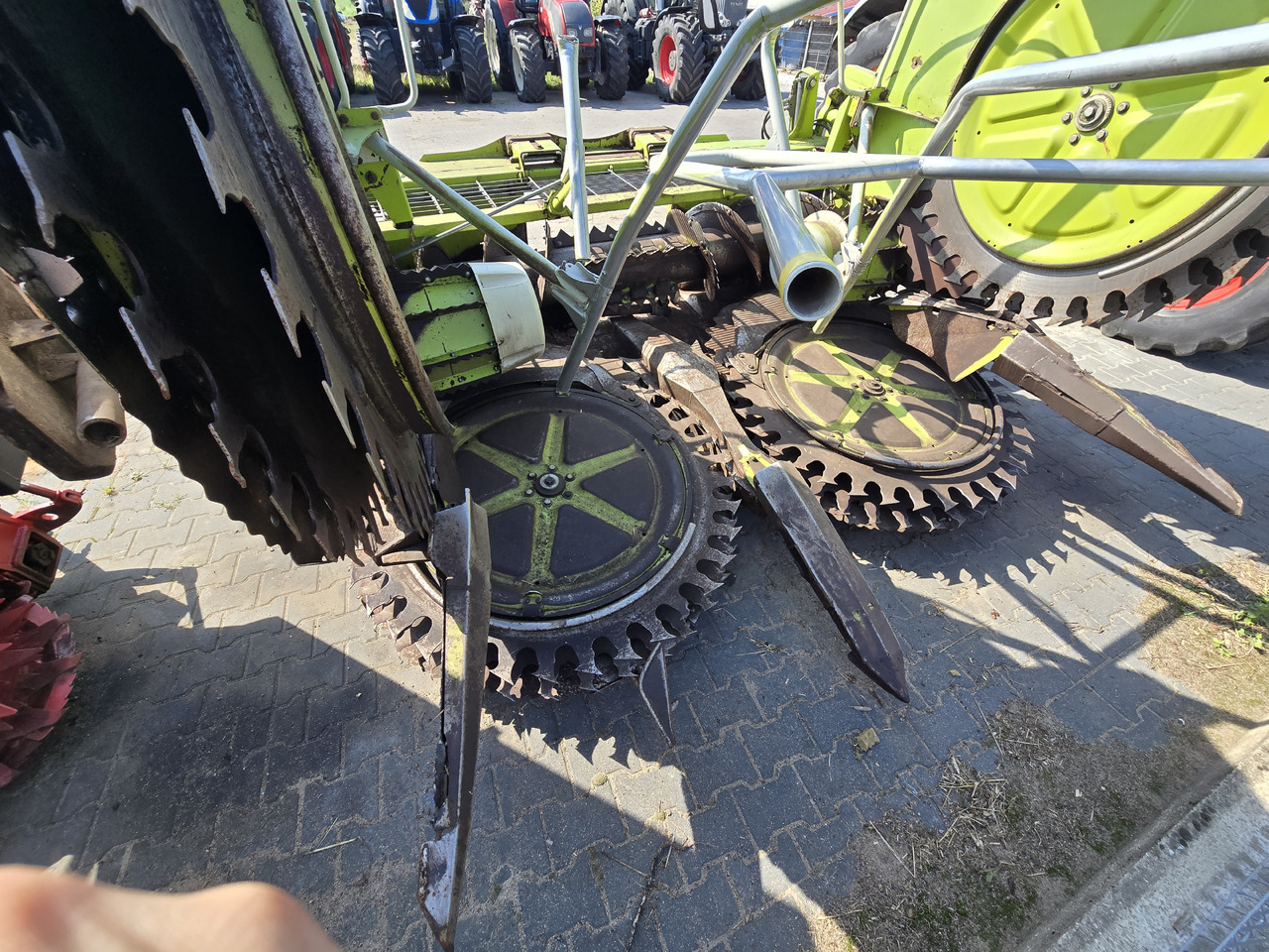 Claas RU600 - Önjáró szecskázógép: 5 kép. Claas RU600 - Önjáró szecskázógép: 5 kép.