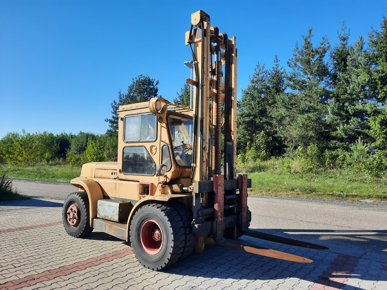 Hyster H 110 / 150F Challenger - Dízel targonca: 1 kép. Hyster H 110 / 150F Challenger - Dízel targonca: 1 kép.