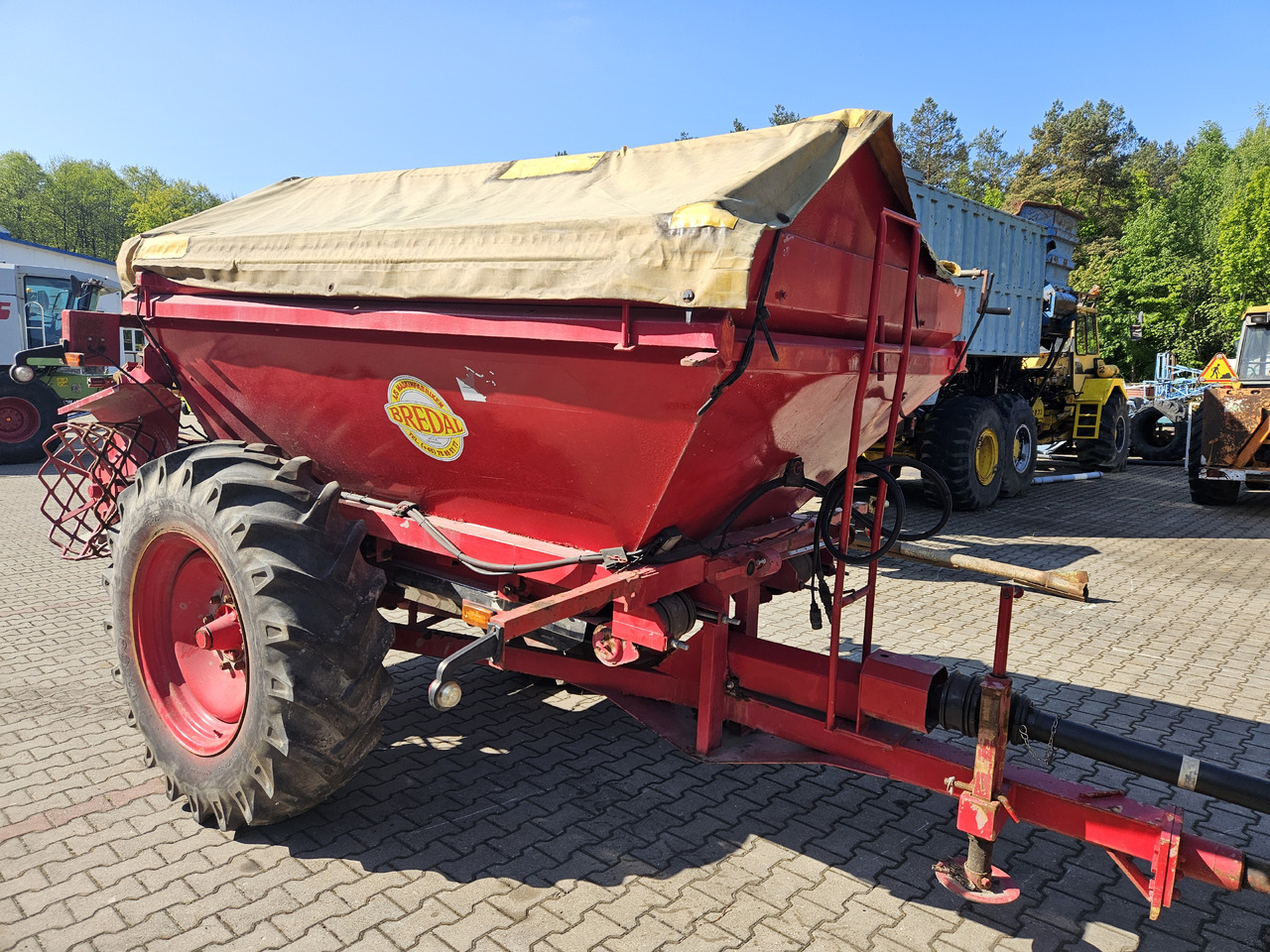 Inna B4 - Hígtrágya kijuttatás: 1 kép. Inna B4 - Hígtrágya kijuttatás: 1 kép.