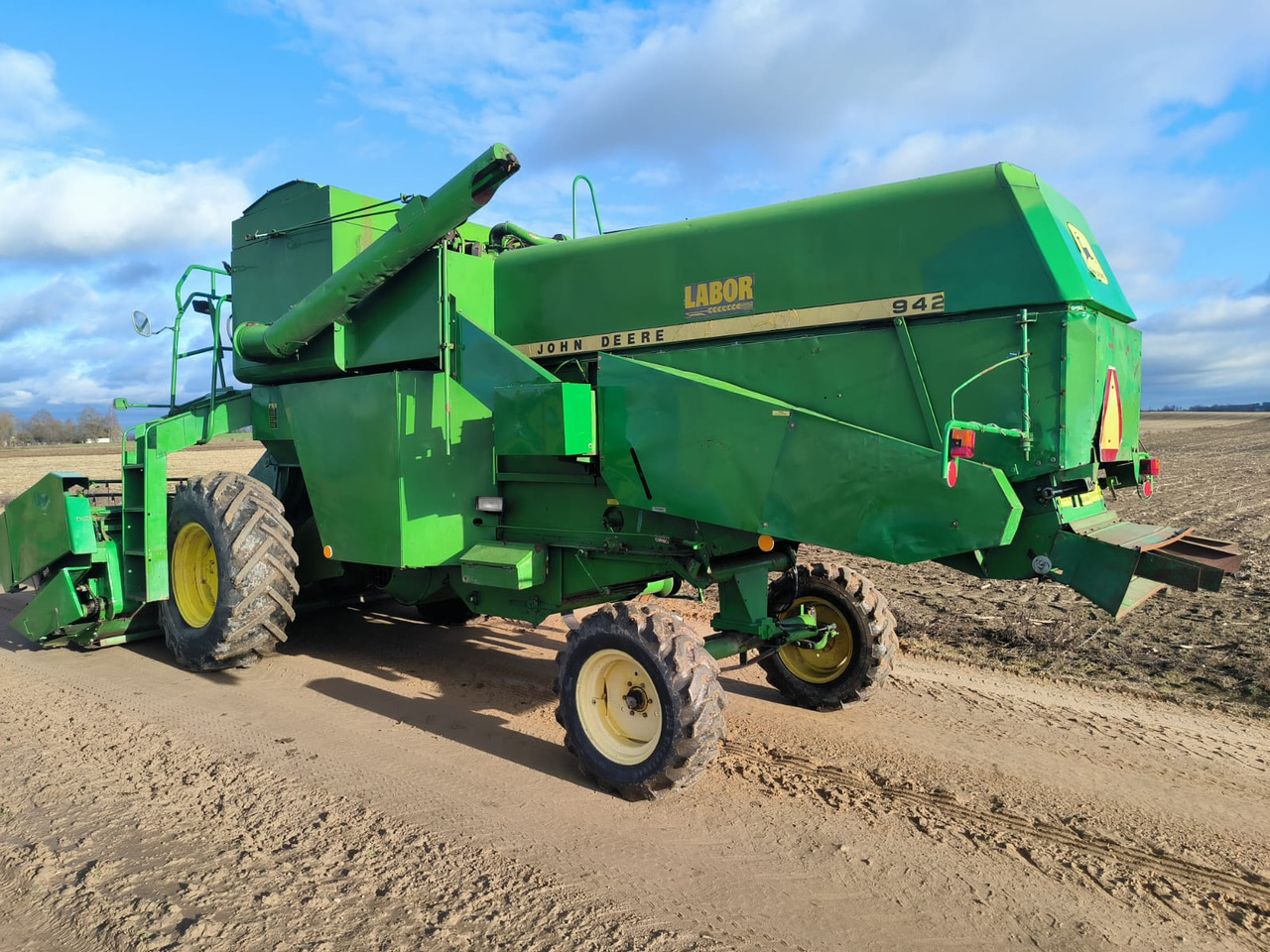John-deere 942 - Kombájn: 4 kép. John-deere 942 - Kombájn: 4 kép.