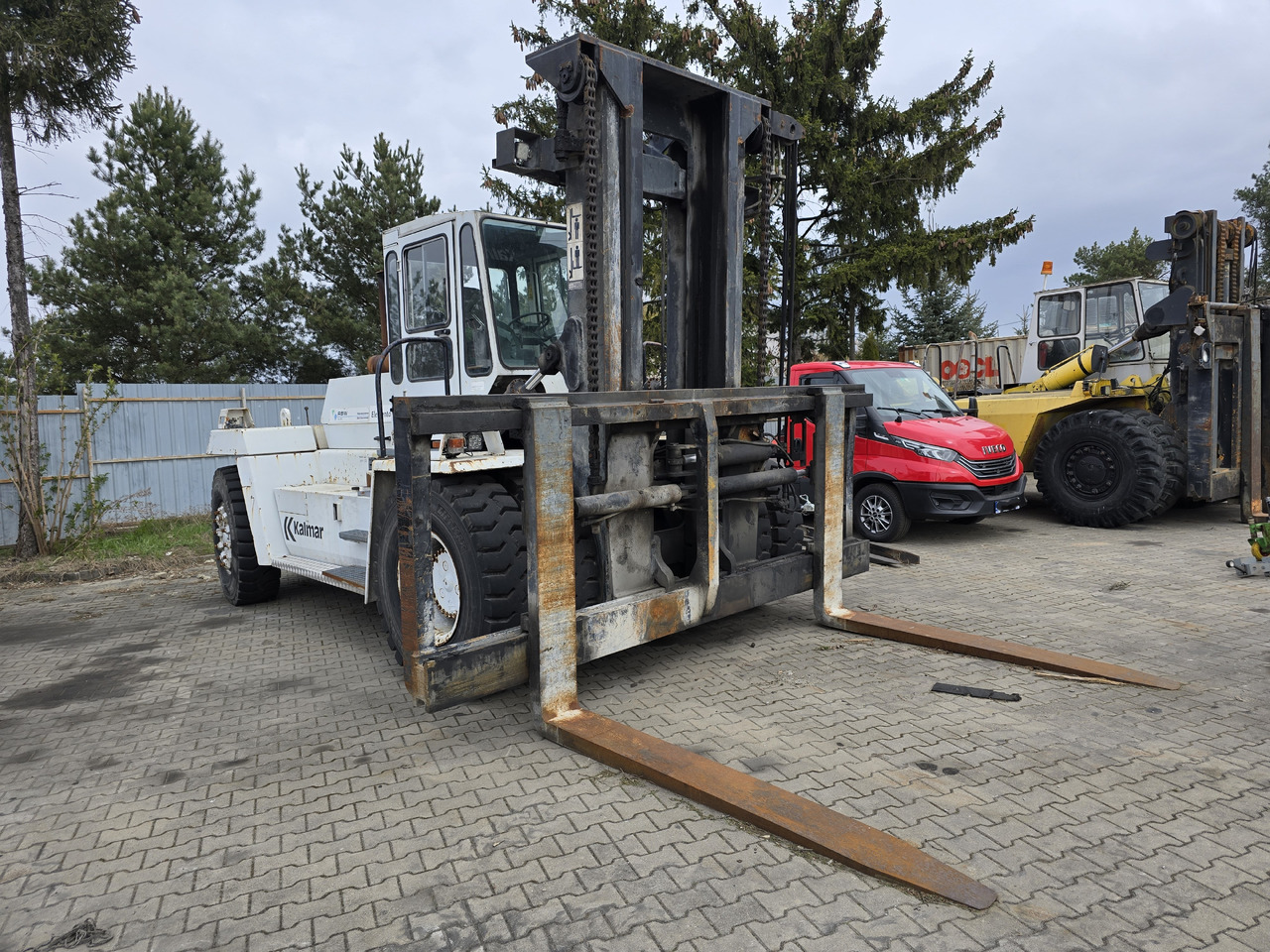 Kalmar DC18-1200N LB - Cserefelépítményes teherautó: 4 kép. Kalmar DC18-1200N LB - Cserefelépítményes teherautó: 4 kép.