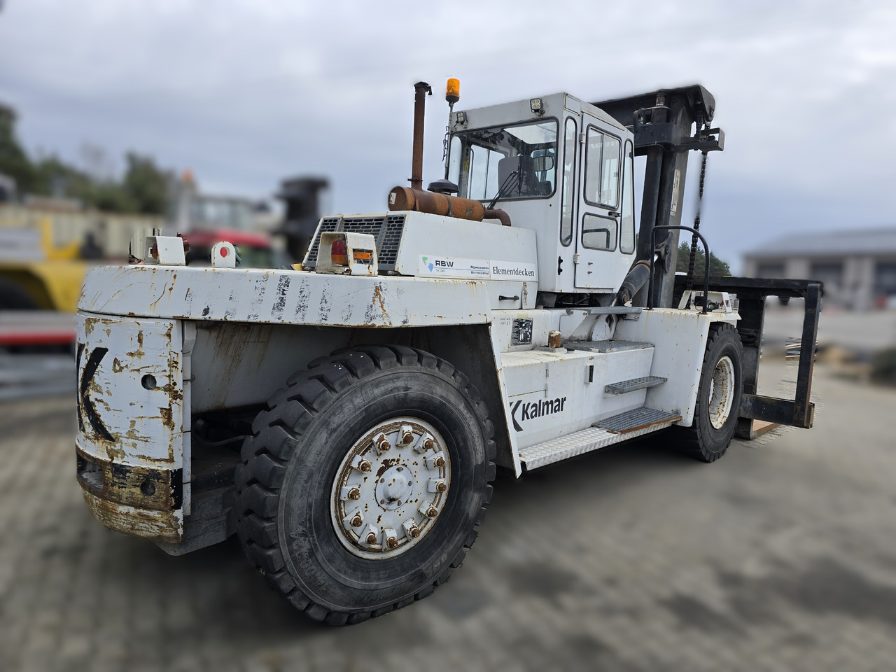 Kalmar DC18-1200N LB - Cserefelépítményes teherautó: 5 kép. Kalmar DC18-1200N LB - Cserefelépítményes teherautó: 5 kép.