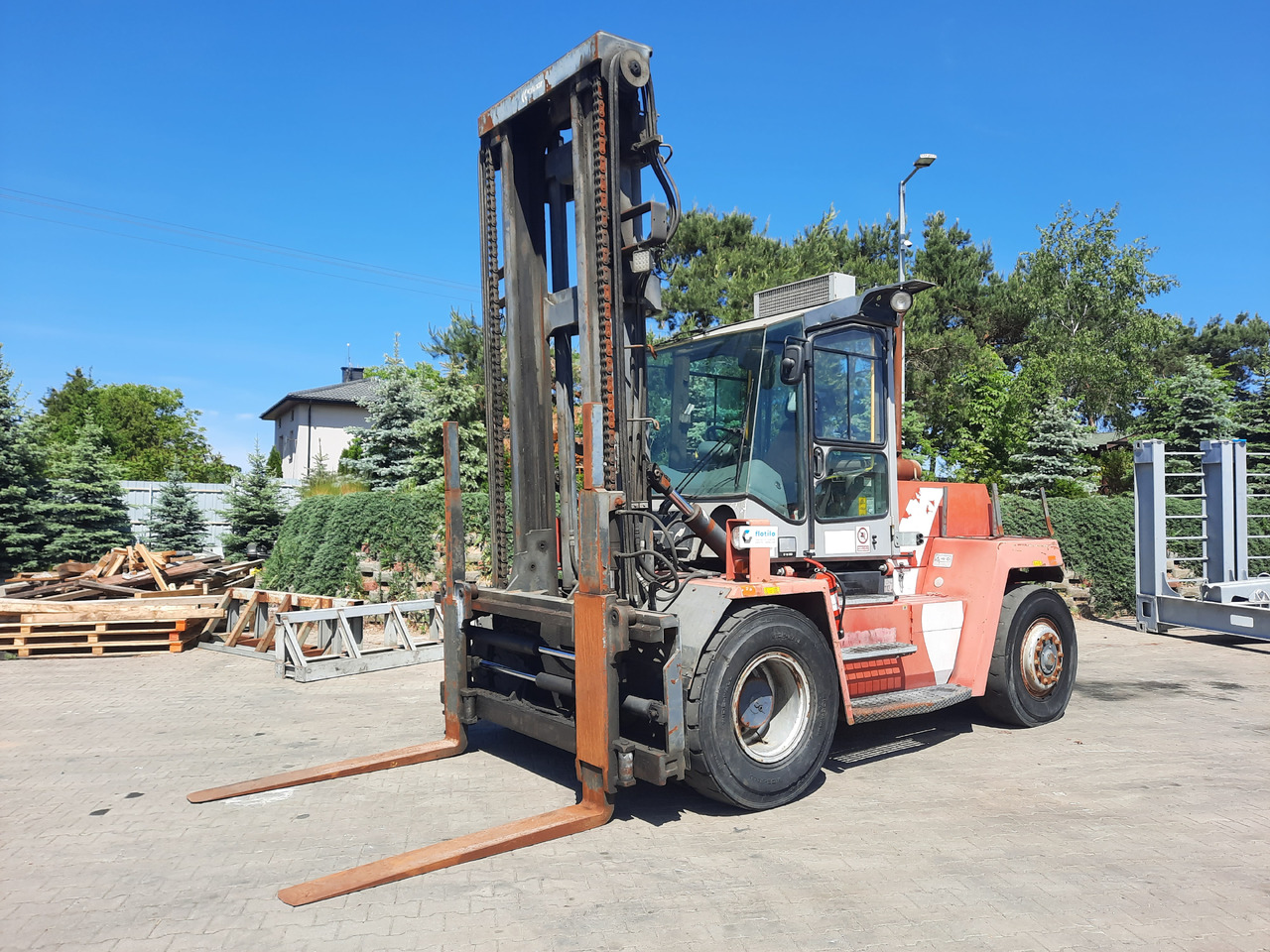 Kalmar DCD 100-6 - Dízel targonca: 1 kép. Kalmar DCD 100-6 - Dízel targonca: 1 kép.