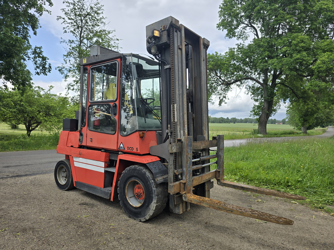 Kalmar DCD 55-6 Triplex - Villás targonca: 1 kép. Kalmar DCD 55-6 Triplex - Villás targonca: 1 kép.