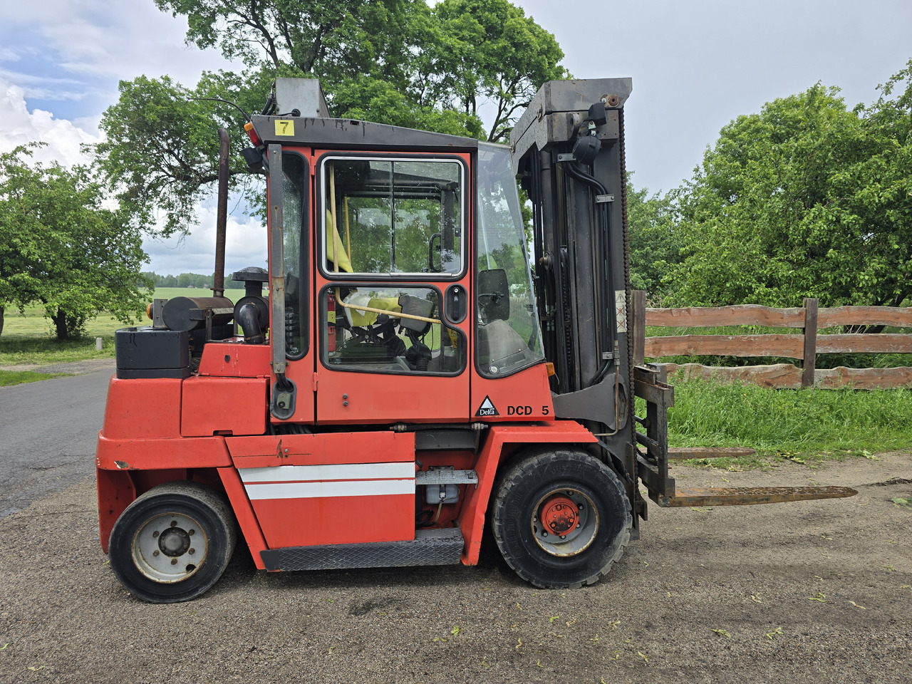 Kalmar DCD 55-6 Triplex - Villás targonca: 2 kép. Kalmar DCD 55-6 Triplex - Villás targonca: 2 kép.