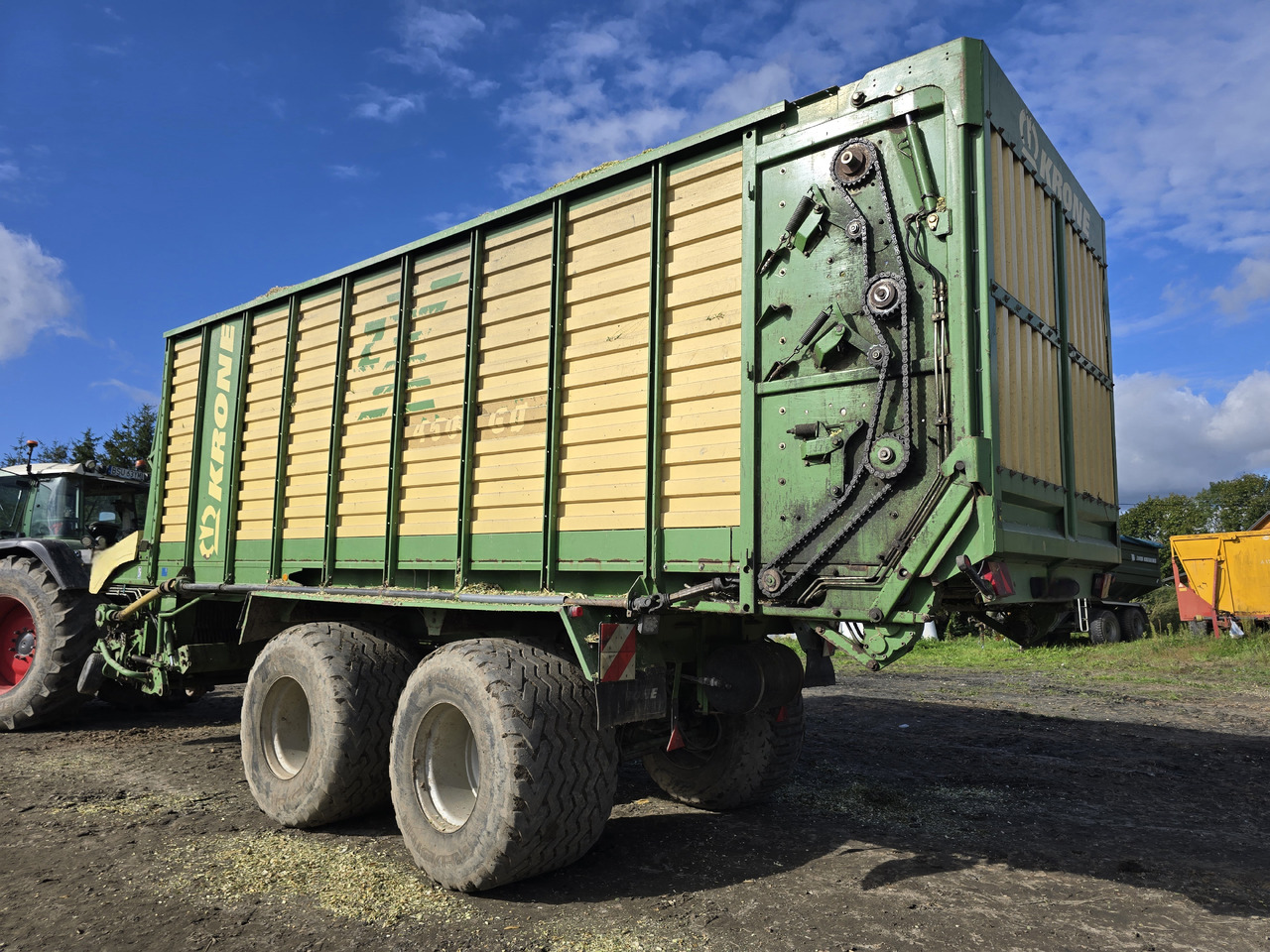 Krone ZX 450 GD - Rendfelszedő: 5 kép. Krone ZX 450 GD - Rendfelszedő: 5 kép.