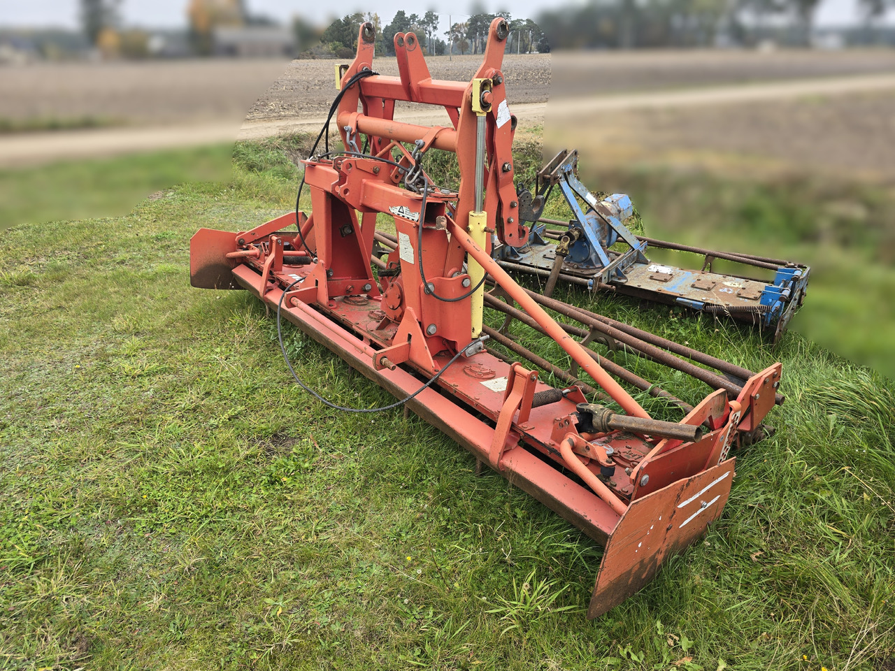 Lely Terra 300-22 - Borona: 3 kép. Lely Terra 300-22 - Borona: 3 kép.