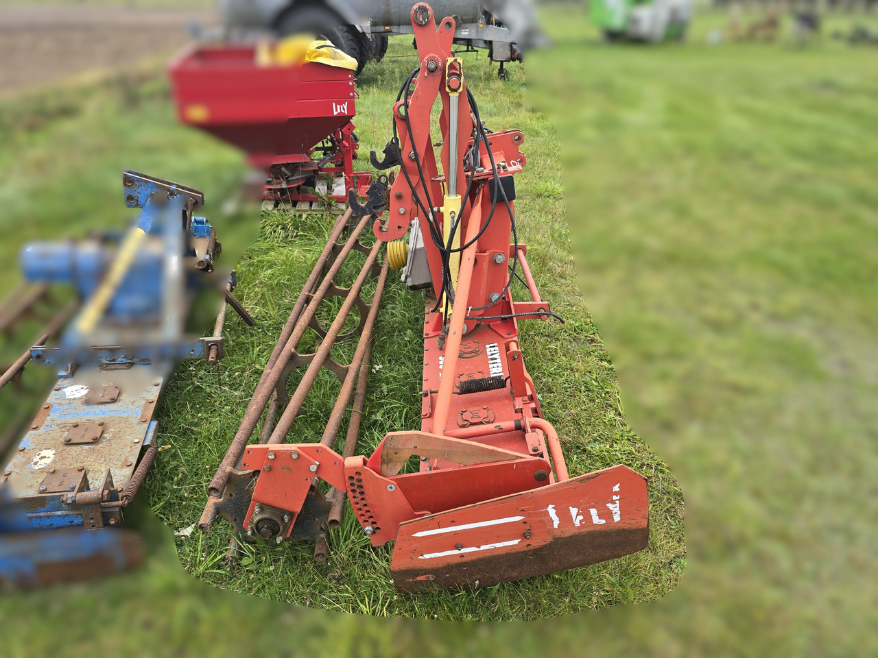 Lely Terra 300-22 - Borona: 4 kép. Lely Terra 300-22 - Borona: 4 kép.