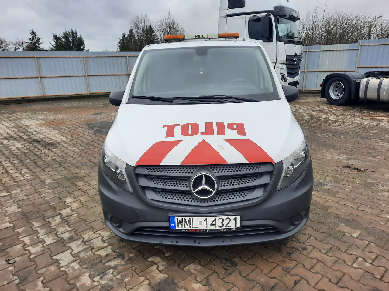 Mercedes-benz Vito - Autó: 3 kép. Mercedes-benz Vito - Autó: 3 kép.