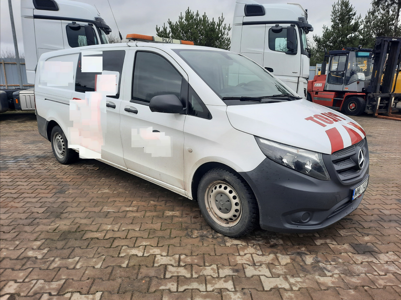 Mercedes-benz Vito - Autó: 2 kép. Mercedes-benz Vito - Autó: 2 kép.