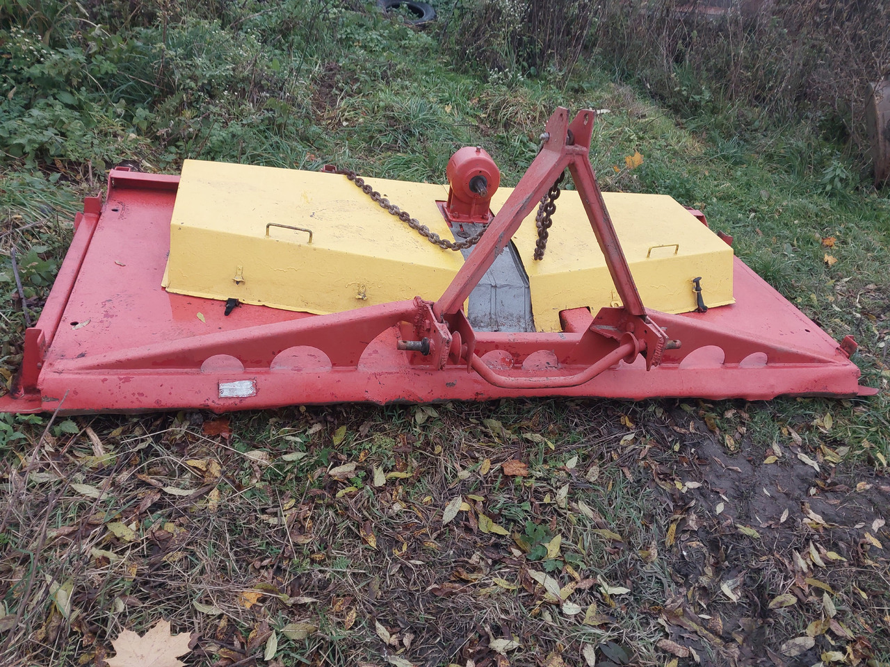 Pomarol ZO32/2 - Fűkasza: 3 kép. Pomarol ZO32/2 - Fűkasza: 3 kép.