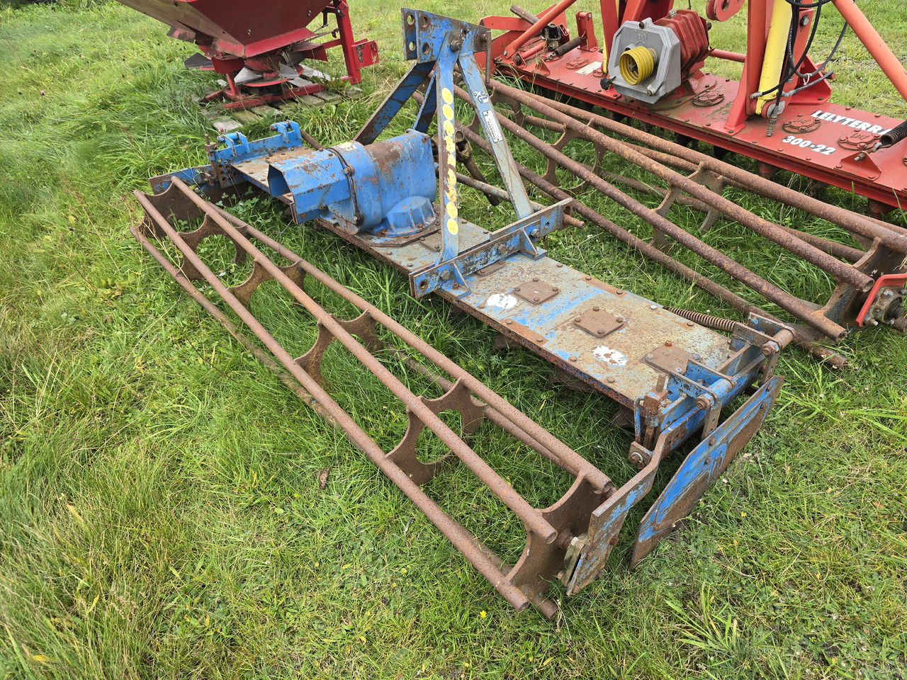 Rabe RABEWERK MKE 250 - Borona: 5 kép. Rabe RABEWERK MKE 250 - Borona: 5 kép.