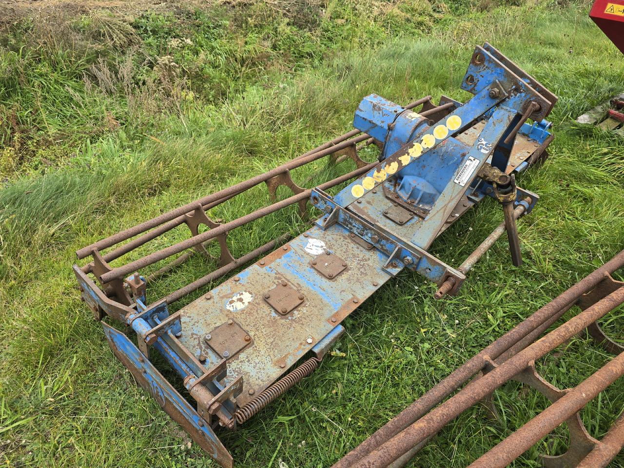 Rabe RABEWERK MKE 250 - Borona: 3 kép. Rabe RABEWERK MKE 250 - Borona: 3 kép.