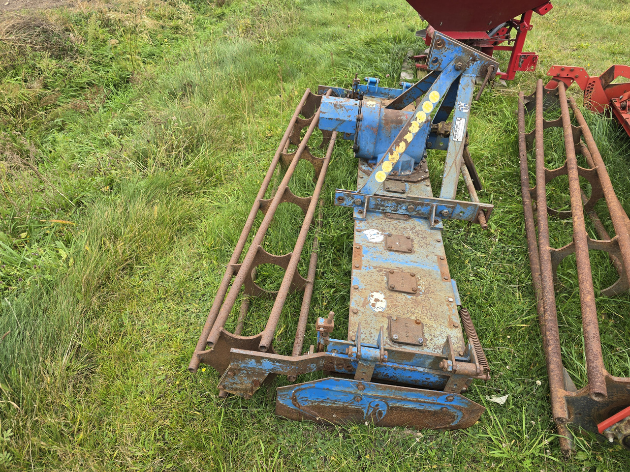 Rabe RABEWERK MKE 250 - Borona: 4 kép. Rabe RABEWERK MKE 250 - Borona: 4 kép.