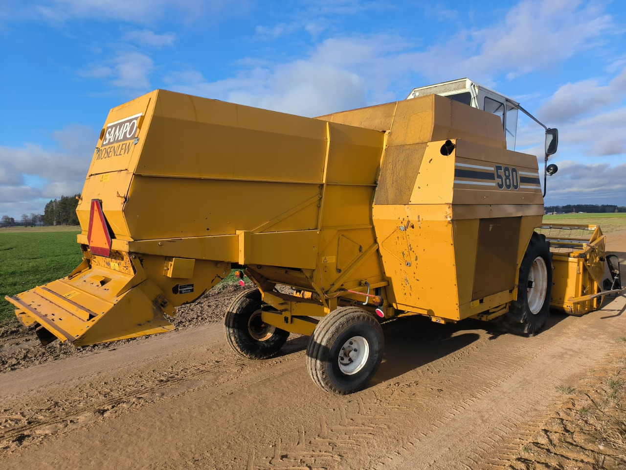 Sampo Rosenlew 580 - Kombájn: 5 kép. Sampo Rosenlew 580 - Kombájn: 5 kép.