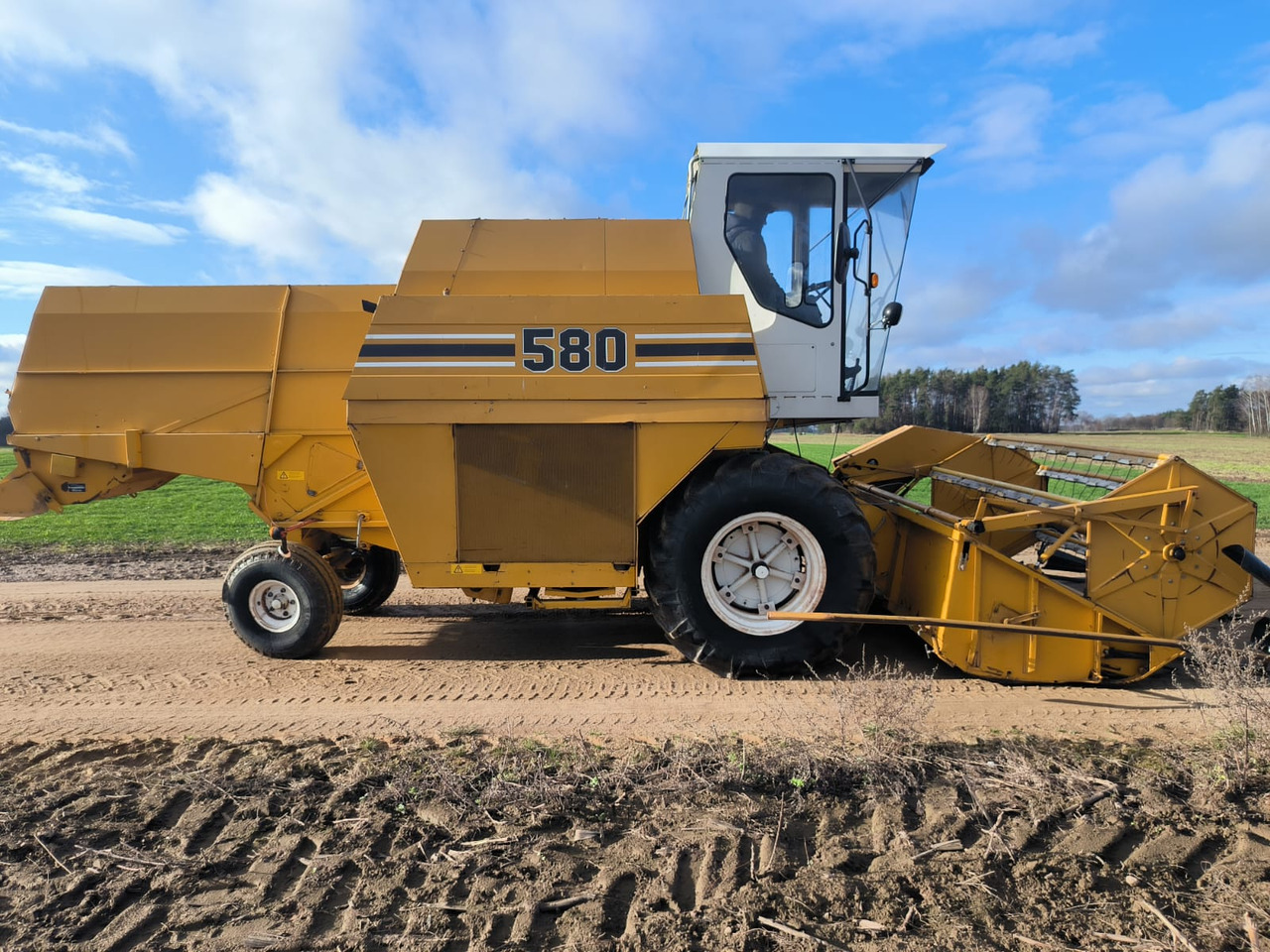 Sampo Rosenlew 580 - Kombájn: 3 kép. Sampo Rosenlew 580 - Kombájn: 3 kép.