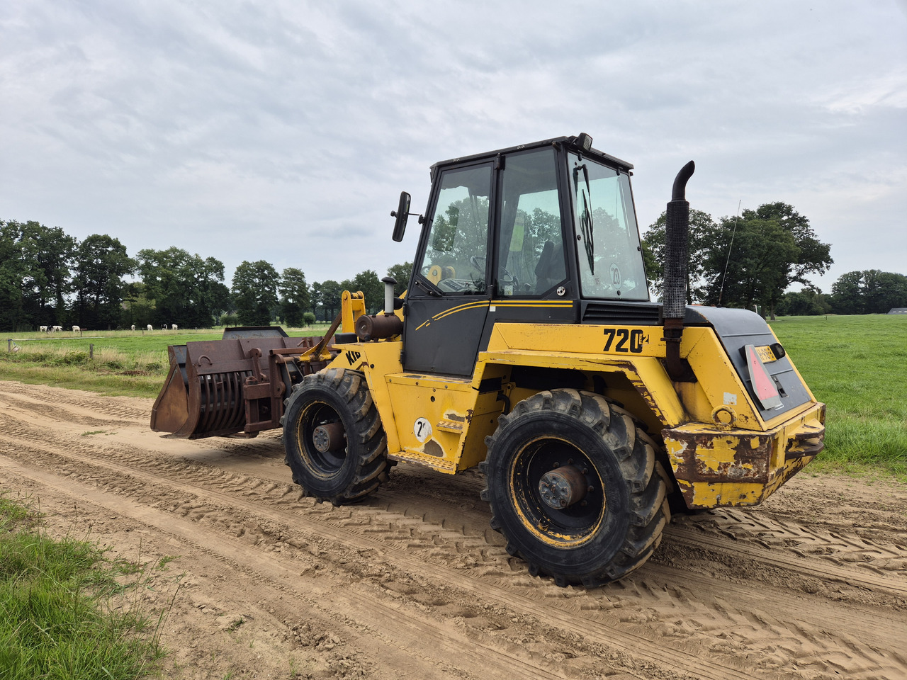 Kramer 720 II - Gumikerekes homlokrakodó: 2 kép. Kramer 720 II - Gumikerekes homlokrakodó: 2 kép.