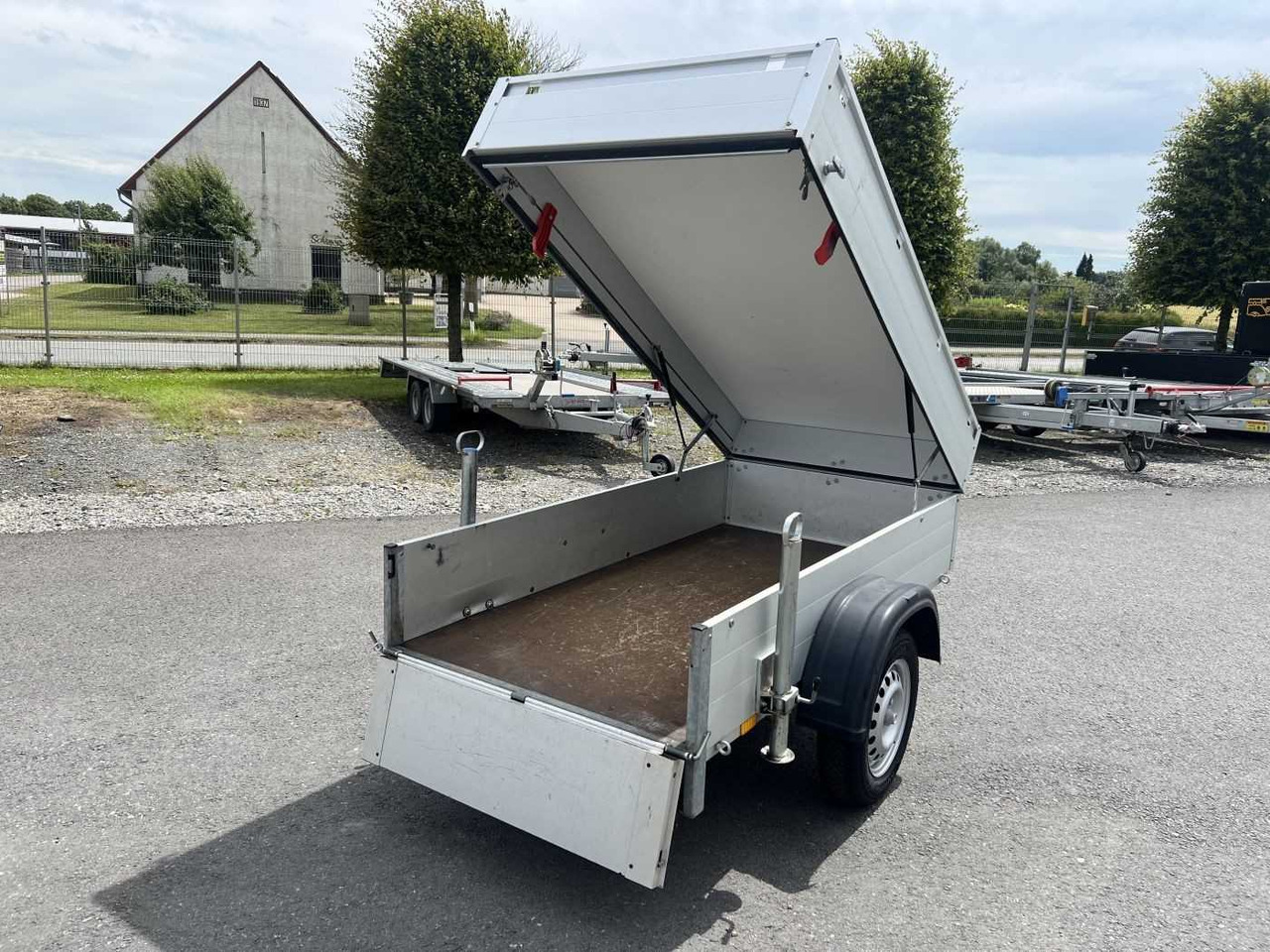 ANSSEMS GT 750 HT Deckelanhänger - Autó utánfutó: 3 kép. ANSSEMS GT 750 HT Deckelanhänger - Autó utánfutó: 3 kép.