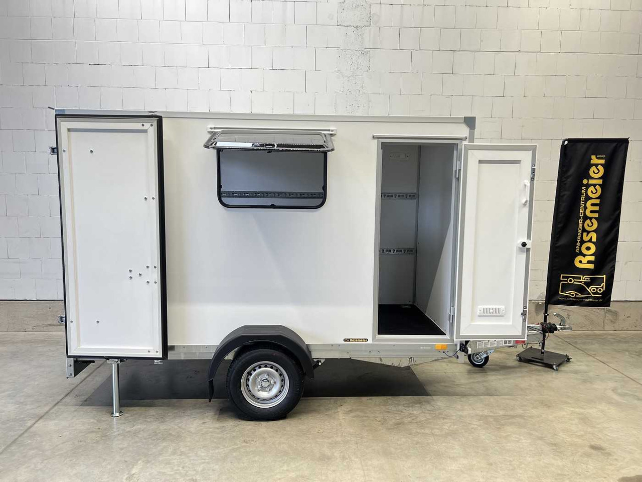 BLYSS F1330HD Seitentür,Fenster Kofferanhänger - Pótkocsi dobozos: 1 kép. BLYSS F1330HD Seitentür,Fenster Kofferanhänger - Pótkocsi dobozos: 1 kép.