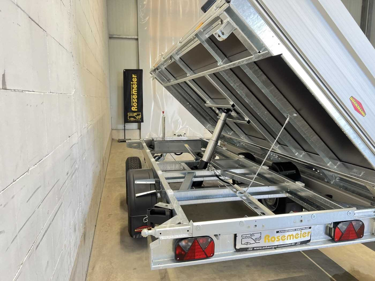 Új Pótkocsi billenőplatós BOECKMANN DK-AL 3218/35 P Dreiseitenkipper: 8 kép.