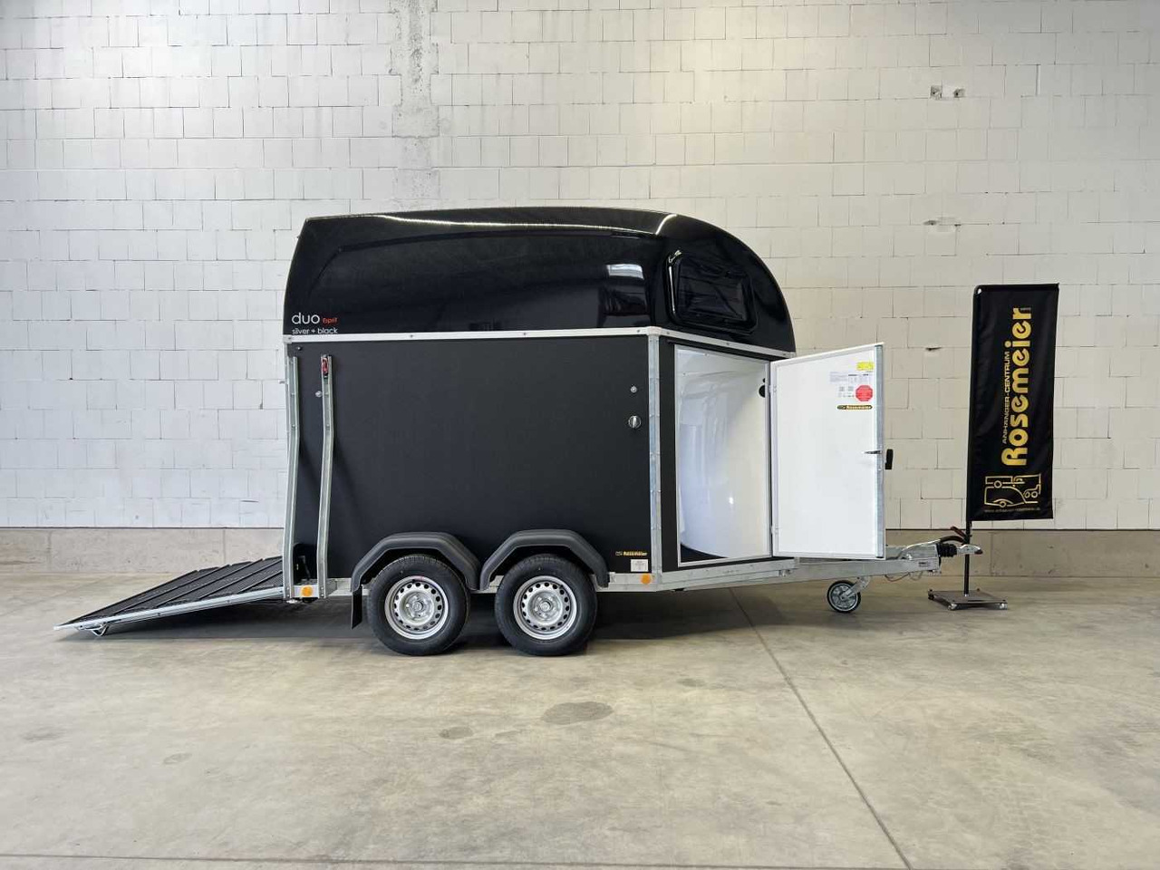 BOECKMANN Duo Esprit silv+bl SK TrS 100 Pferdeanhänger - Lószállító utánfutó: 1 kép. BOECKMANN Duo Esprit silv+bl SK TrS 100 Pferdeanhänger - Lószállító utánfutó: 1 kép.
