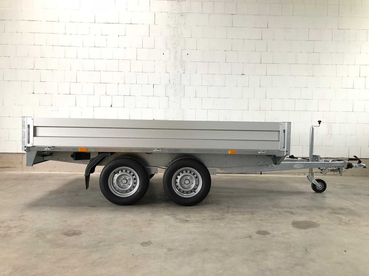BOECKMANN HL-AL 3218/20 Eco XXL Hochlader - Platós pótkocsi: 1 kép. BOECKMANN HL-AL 3218/20 Eco XXL Hochlader - Platós pótkocsi: 1 kép.