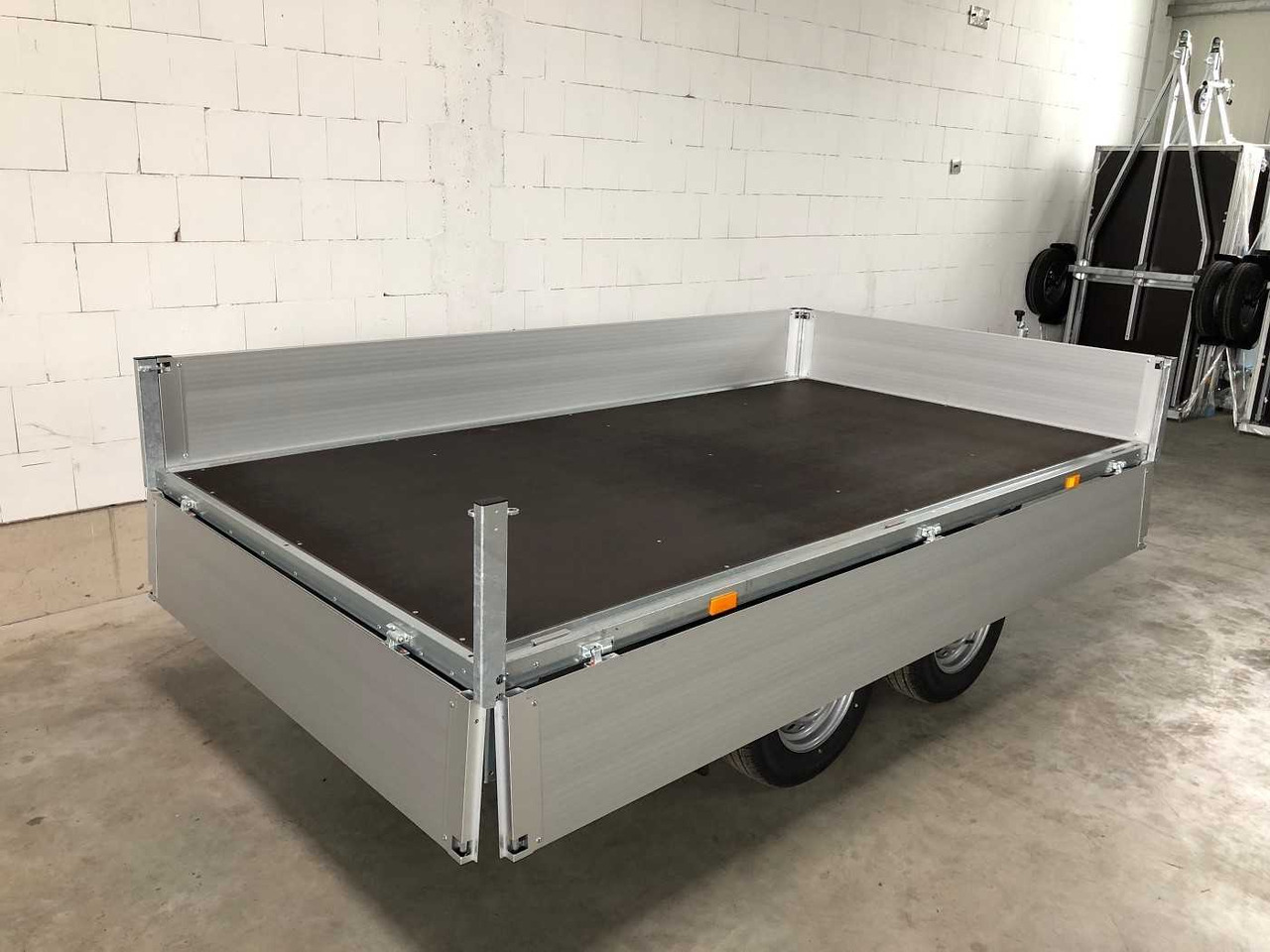 BOECKMANN HL-AL 3218/20 Eco XXL Hochlader - Platós pótkocsi: 3 kép. BOECKMANN HL-AL 3218/20 Eco XXL Hochlader - Platós pótkocsi: 3 kép.