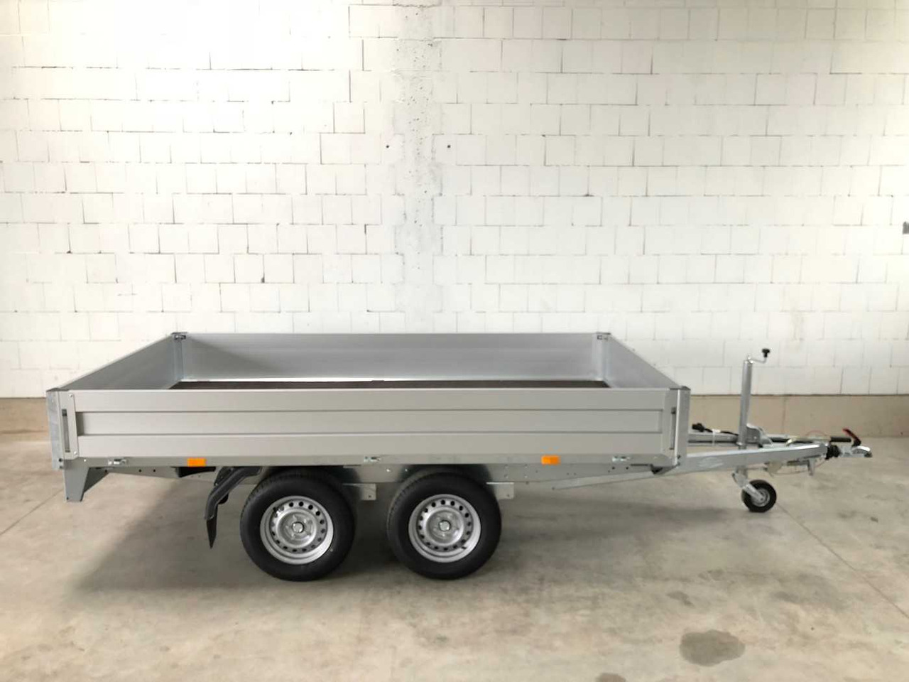 BOECKMANN HL-AL 3218/20 Eco XXL Hochlader - Platós pótkocsi: 2 kép. BOECKMANN HL-AL 3218/20 Eco XXL Hochlader - Platós pótkocsi: 2 kép.