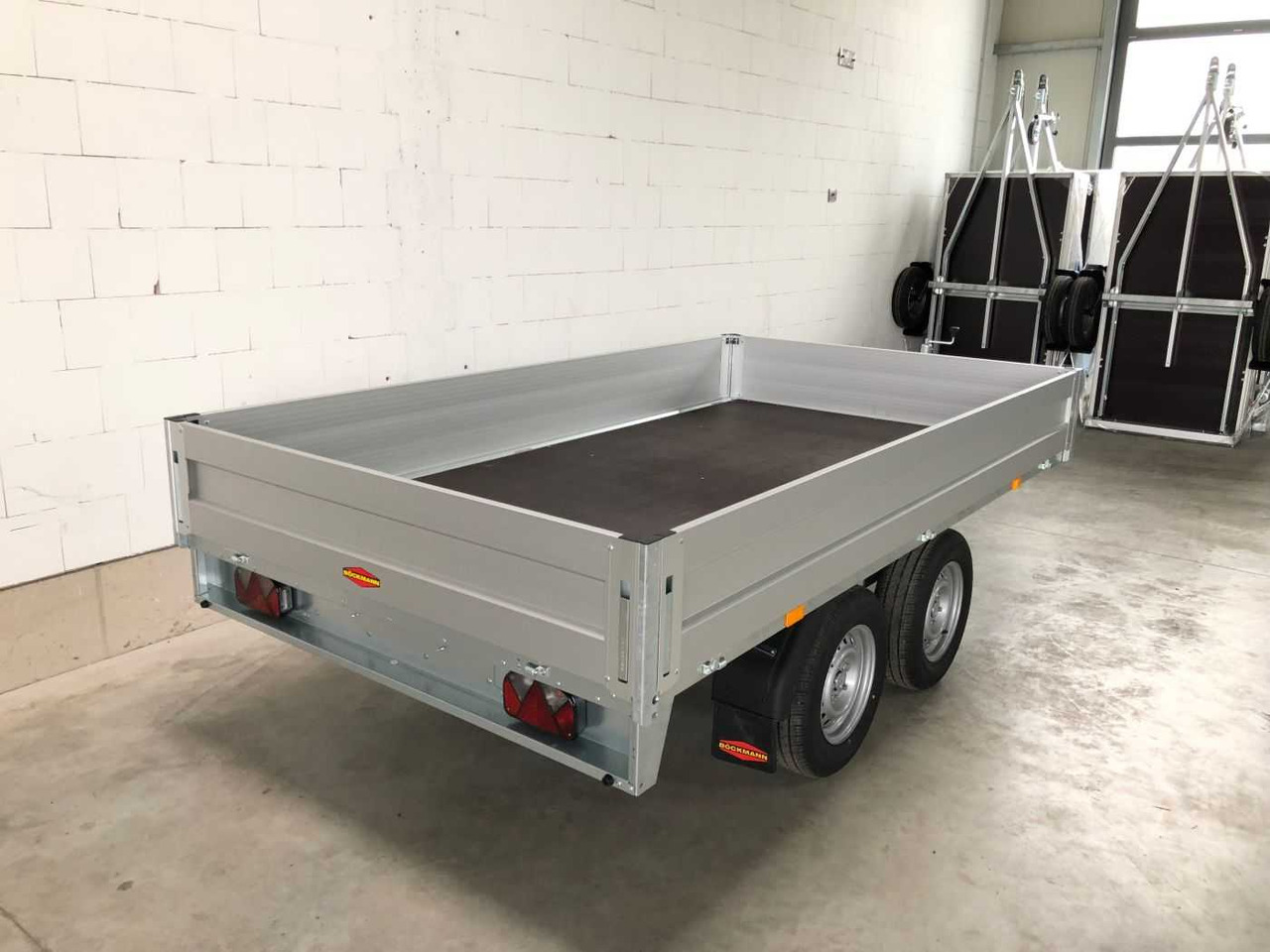 BOECKMANN HL-AL 3218/27 Eco XXL Hochlader - Platós pótkocsi: 4 kép. BOECKMANN HL-AL 3218/27 Eco XXL Hochlader - Platós pótkocsi: 4 kép.