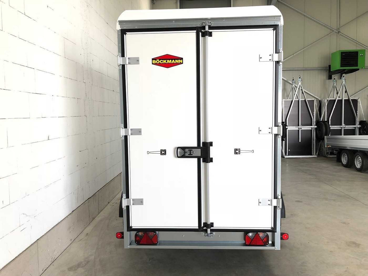 BOECKMANN KT 3015/20 H Kofferanhänger - Pótkocsi dobozos: 5 kép. BOECKMANN KT 3015/20 H Kofferanhänger - Pótkocsi dobozos: 5 kép.