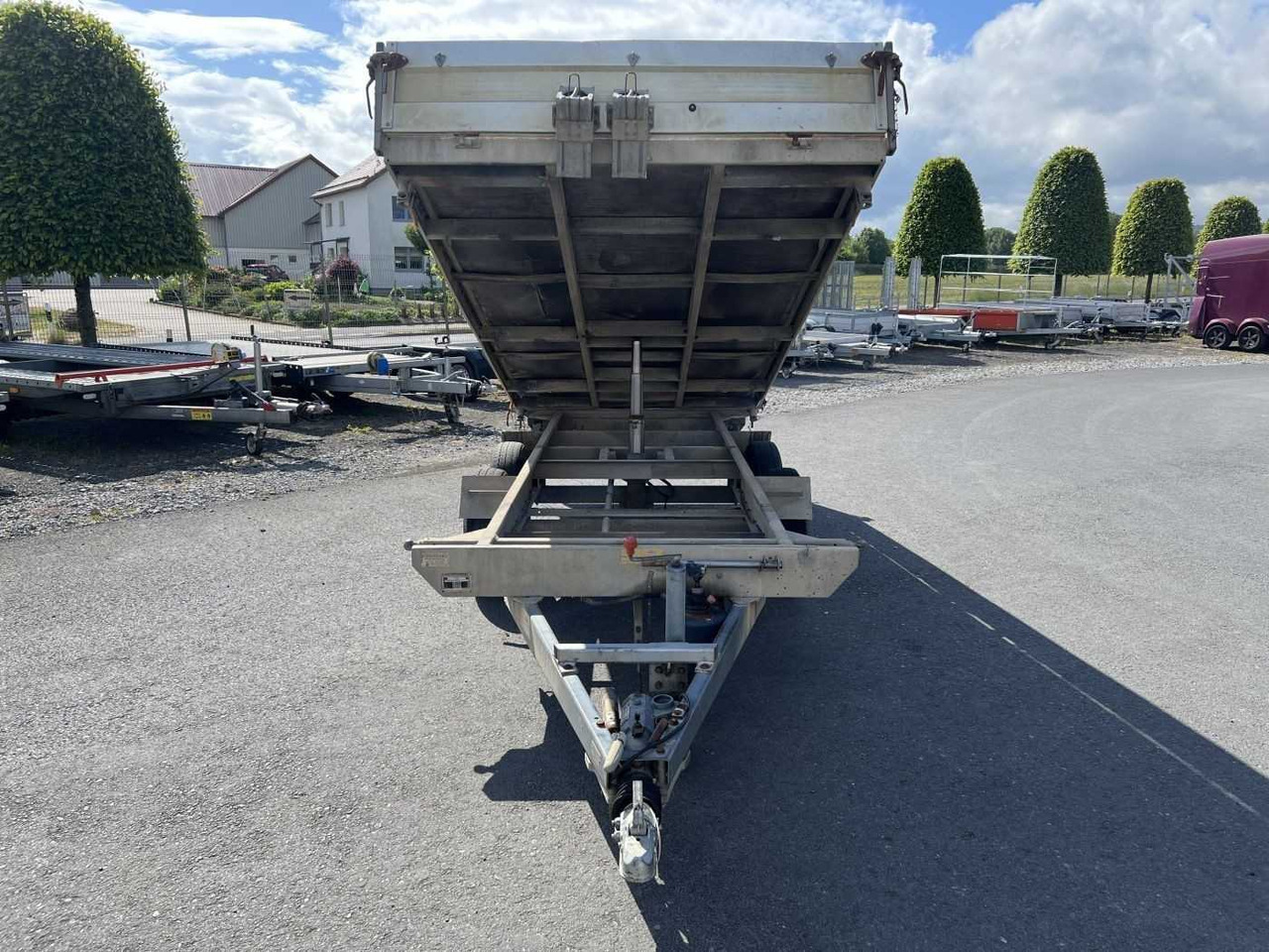 BOECKMANN NK 2/35 Rückwärtskipper - Pótkocsi billenőplatós: 2 kép. BOECKMANN NK 2/35 Rückwärtskipper - Pótkocsi billenőplatós: 2 kép.