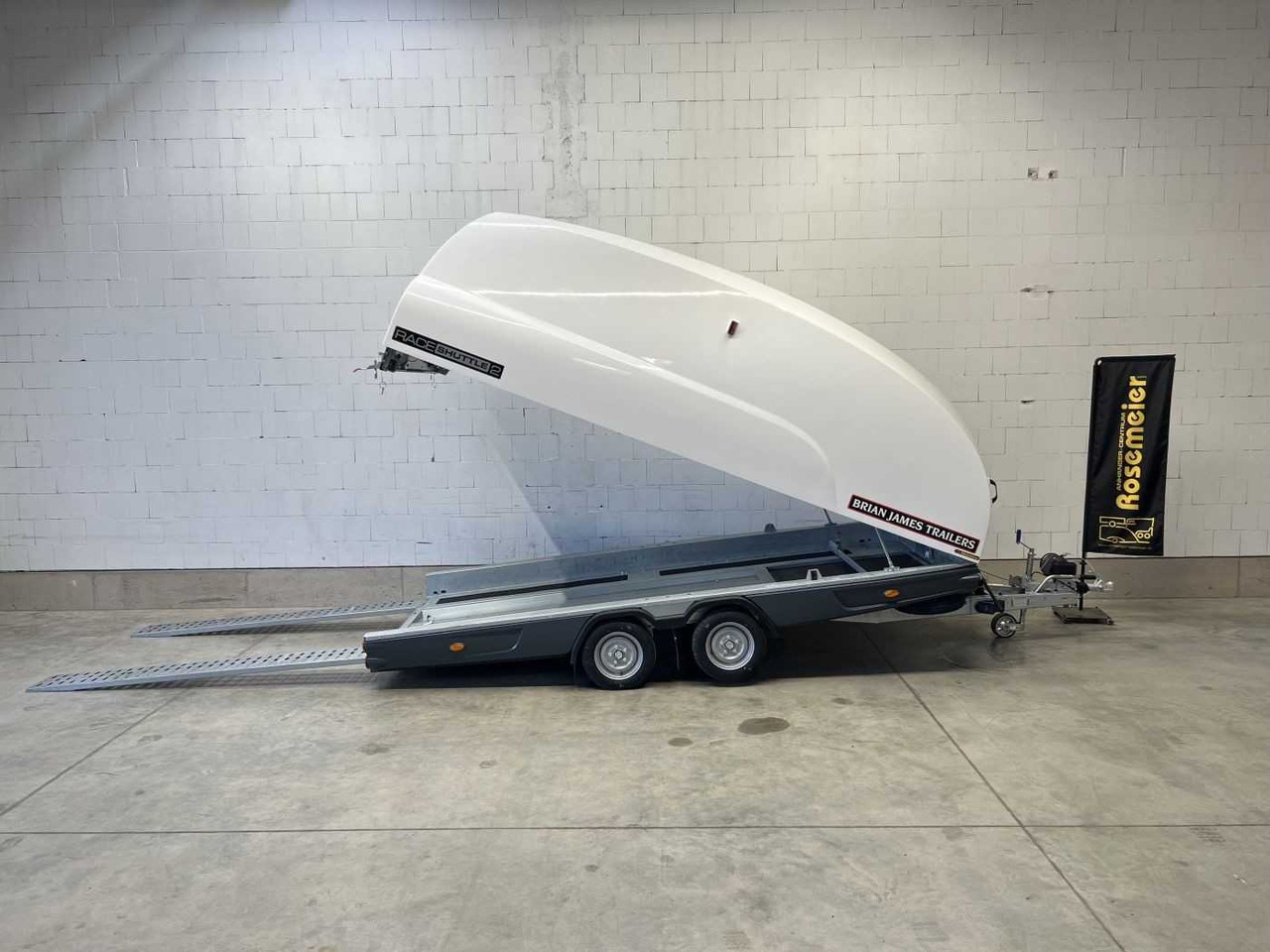 BRIAN_JAMES Race Shuttle 2 Autotransporter geschlossen - Pótkocsi autószállító: 2 kép. BRIAN_JAMES Race Shuttle 2 Autotransporter geschlossen - Pótkocsi autószállító: 2 kép.