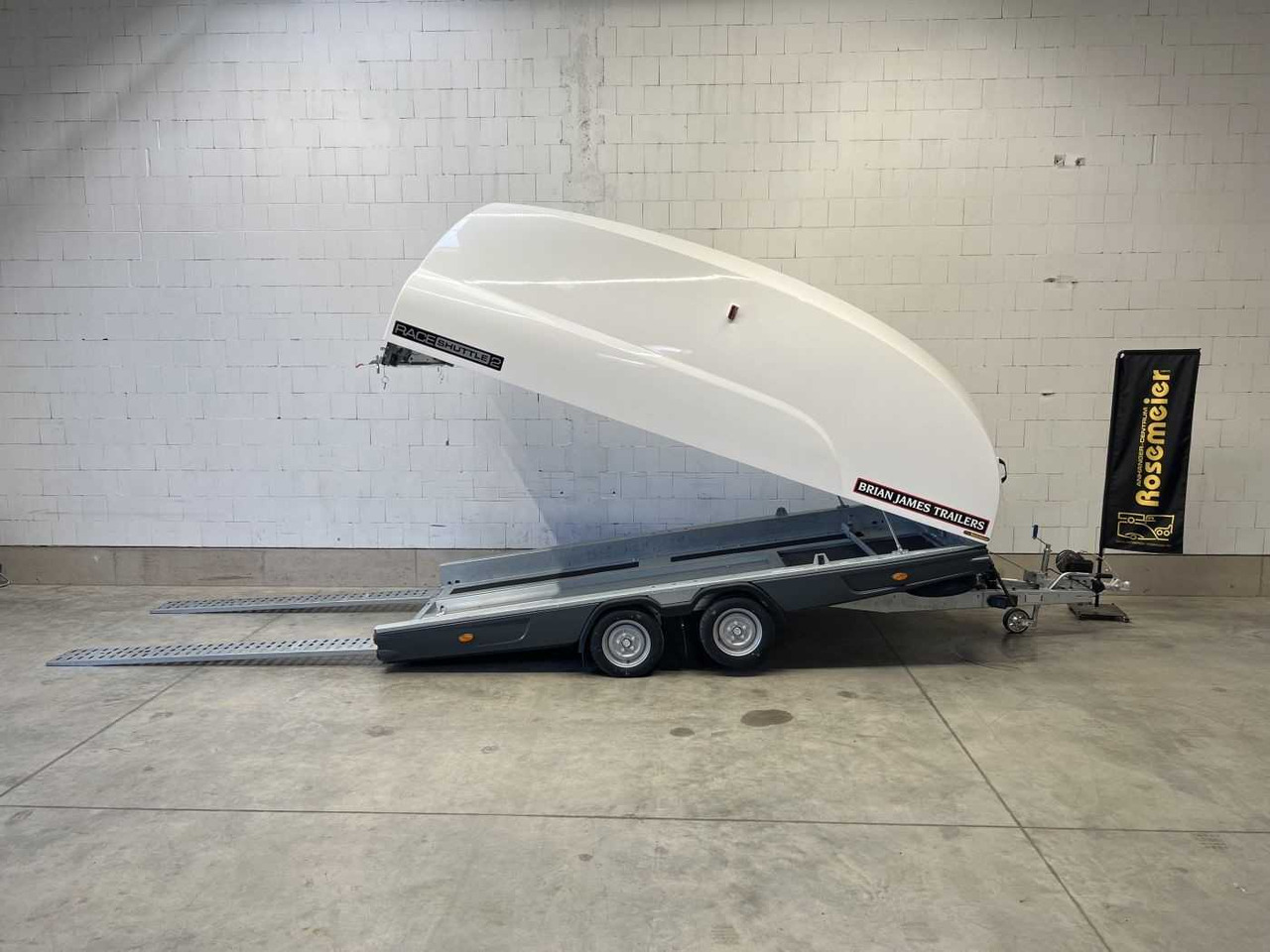 BRIAN_JAMES Race Shuttle 2 Autotransporter geschlossen - Pótkocsi autószállító: 1 kép. BRIAN_JAMES Race Shuttle 2 Autotransporter geschlossen - Pótkocsi autószállító: 1 kép.