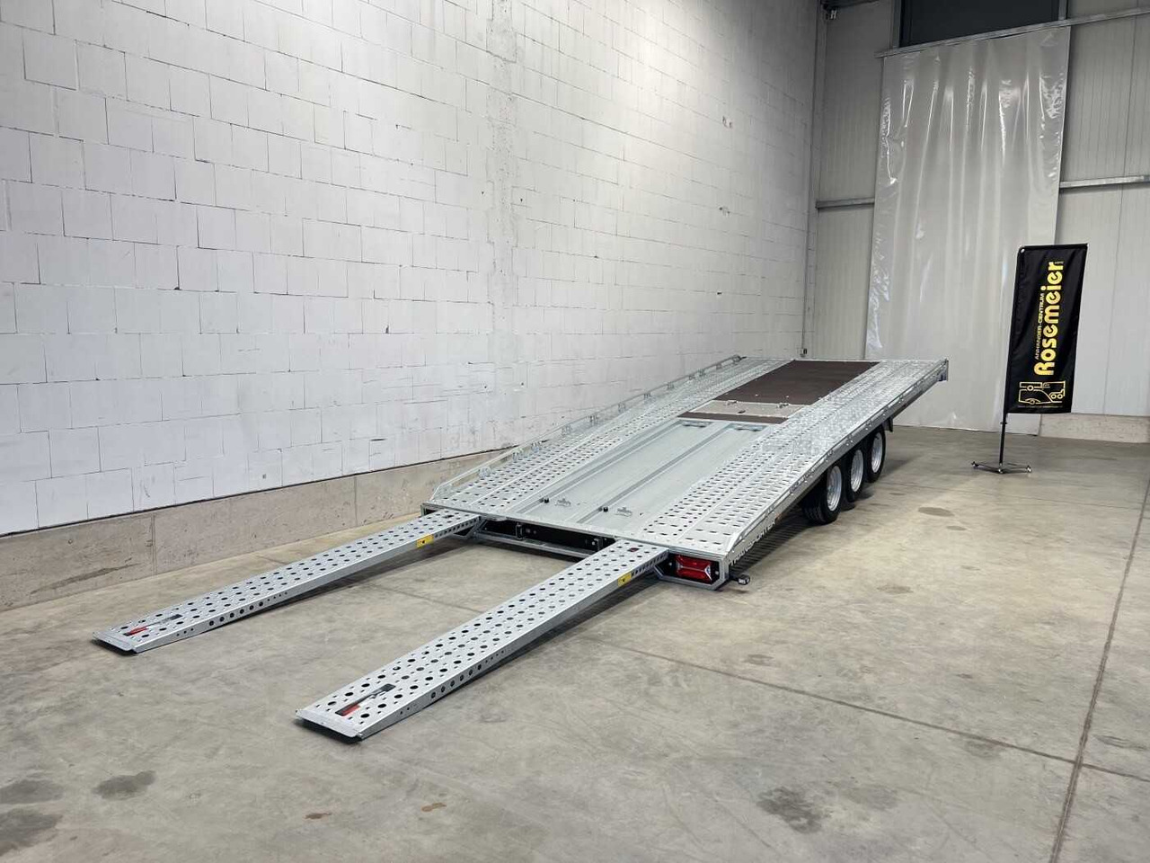 BRIAN_JAMES T Transporter 231-5522-35-3-12 Autotransporter - Pótkocsi autószállító: 2 kép. BRIAN_JAMES T Transporter 231-5522-35-3-12 Autotransporter - Pótkocsi autószállító: 2 kép.