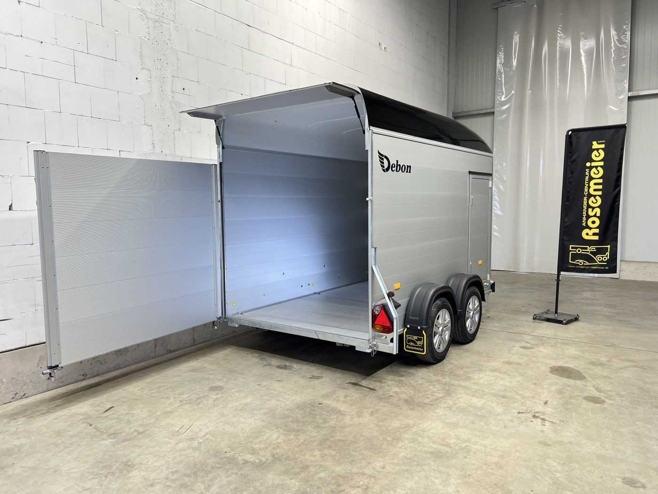 CHEVAL LIBERTE C500 Roadster Alu-Felgen Regal Kofferanhänger - Motorszállító utánfutó: 5 kép. CHEVAL LIBERTE C500 Roadster Alu-Felgen Regal Kofferanhänger - Motorszállító utánfutó: 5 kép.