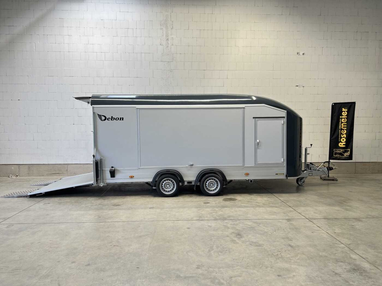 CHEVAL LIBERTE DEBON C1000 Roadster Autotransporter geschlossen - Pótkocsi autószállító: 2 kép. CHEVAL LIBERTE DEBON C1000 Roadster Autotransporter geschlossen - Pótkocsi autószállító: 2 kép.