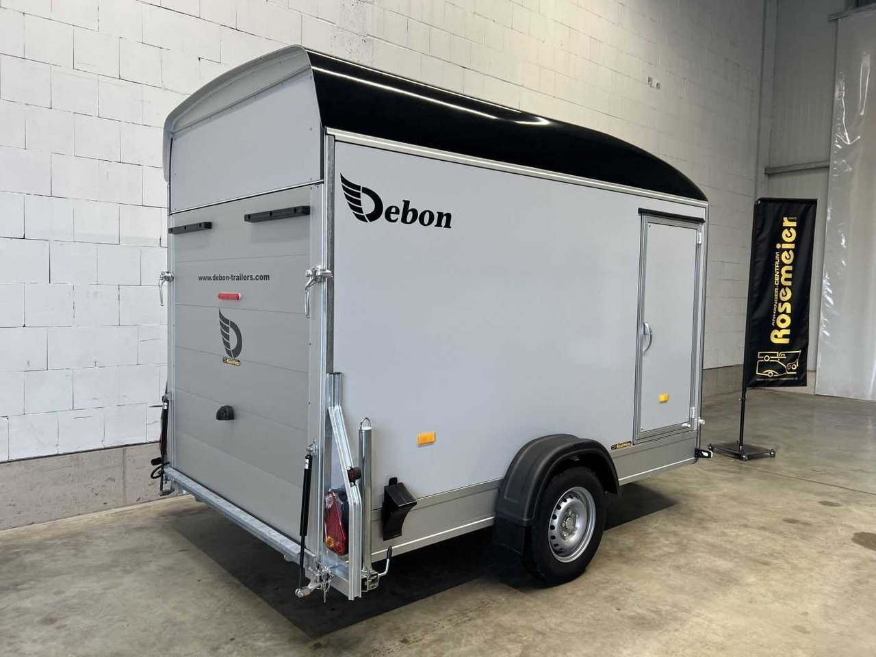 CHEVAL LIBERTE DEBON C400 Roadster Verkl Tür Kofferanhänger - Motorszállító utánfutó: 4 kép. CHEVAL LIBERTE DEBON C400 Roadster Verkl Tür Kofferanhänger - Motorszállító utánfutó: 4 kép.