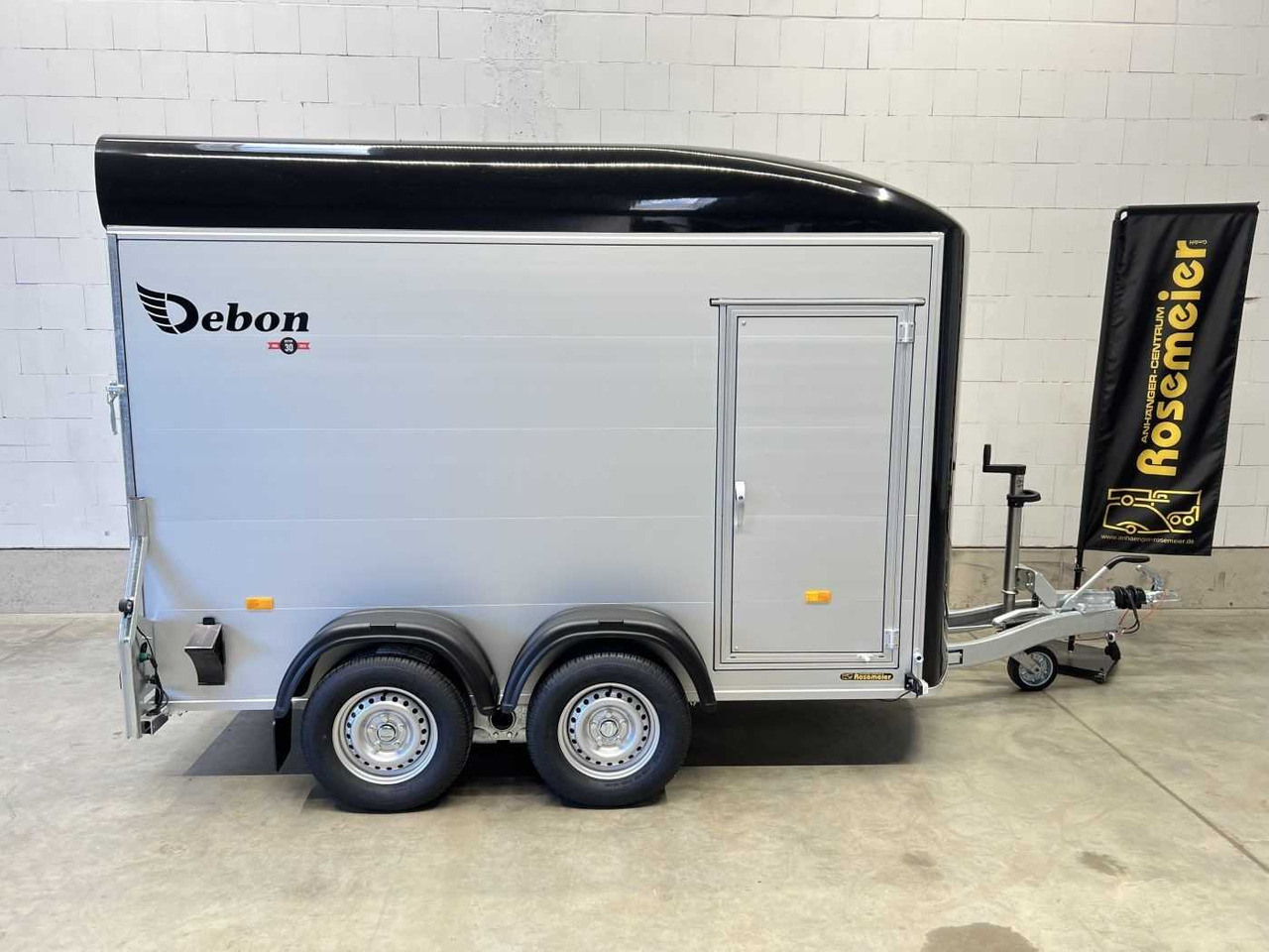 CHEVAL LIBERTE DEBON C500 Roadster Kofferanhänger - Motorszállító utánfutó: 2 kép. CHEVAL LIBERTE DEBON C500 Roadster Kofferanhänger - Motorszállító utánfutó: 2 kép.