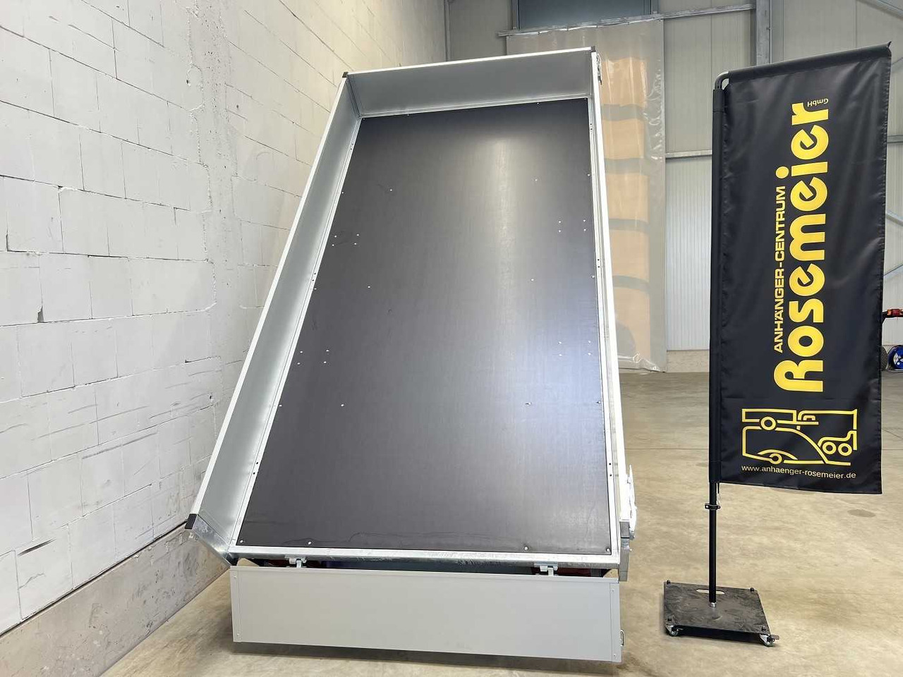 CHEVAL LIBERTE DEBON PW1.2 Eco Rückwärtskipper - Pótkocsi billenőplatós: 3 kép. CHEVAL LIBERTE DEBON PW1.2 Eco Rückwärtskipper - Pótkocsi billenőplatós: 3 kép.