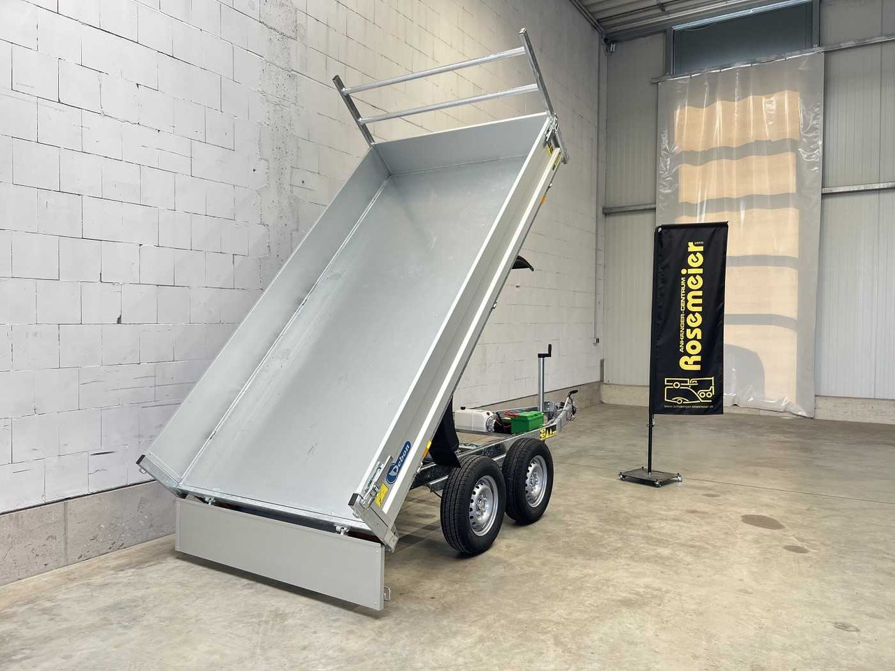 CHEVAL LIBERTE DEBON PW1.2E Lux E-Pumpe Rückwärtskipper - Pótkocsi billenőplatós: 2 kép. CHEVAL LIBERTE DEBON PW1.2E Lux E-Pumpe Rückwärtskipper - Pótkocsi billenőplatós: 2 kép.