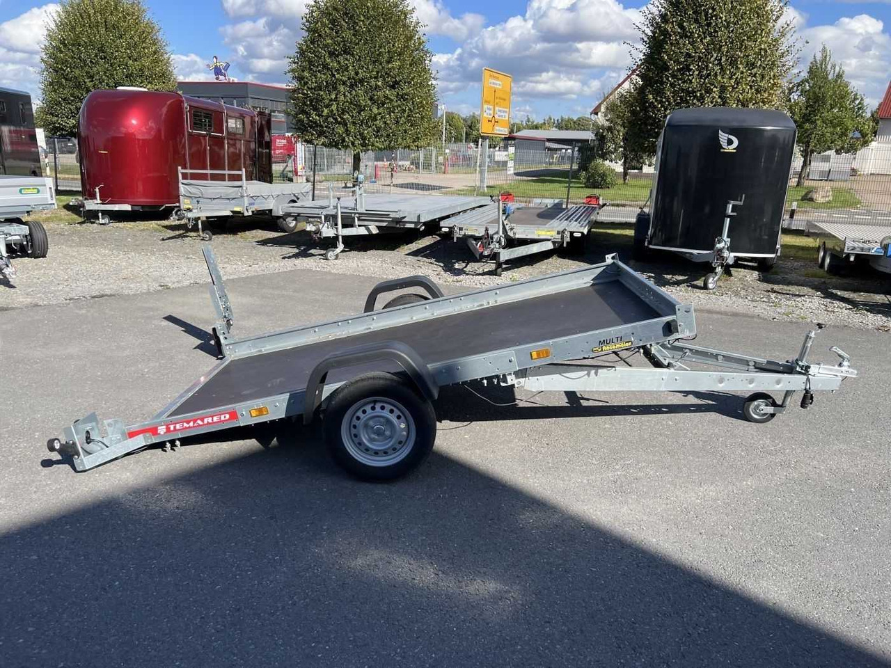 DC Plattform Motorradanhänger kippbar - Motorszállító utánfutó: 1 kép. DC Plattform Motorradanhänger kippbar - Motorszállító utánfutó: 1 kép.