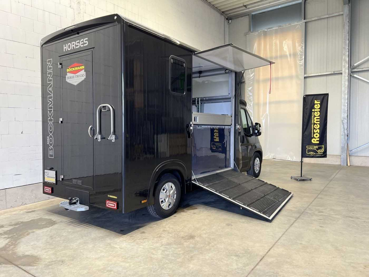 Fiat Böckmann Compact Stall LKW - Lószállító kamion: 2 kép. Fiat Böckmann Compact Stall LKW - Lószállító kamion: 2 kép.