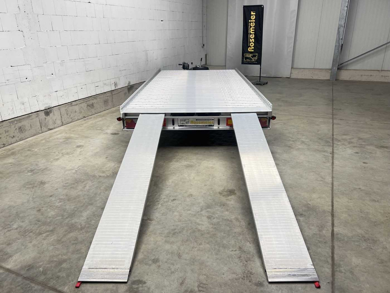 GROMEX L2-3000-4.55 Autotransporter - Pótkocsi autószállító: 5 kép. GROMEX L2-3000-4.55 Autotransporter - Pótkocsi autószállító: 5 kép.