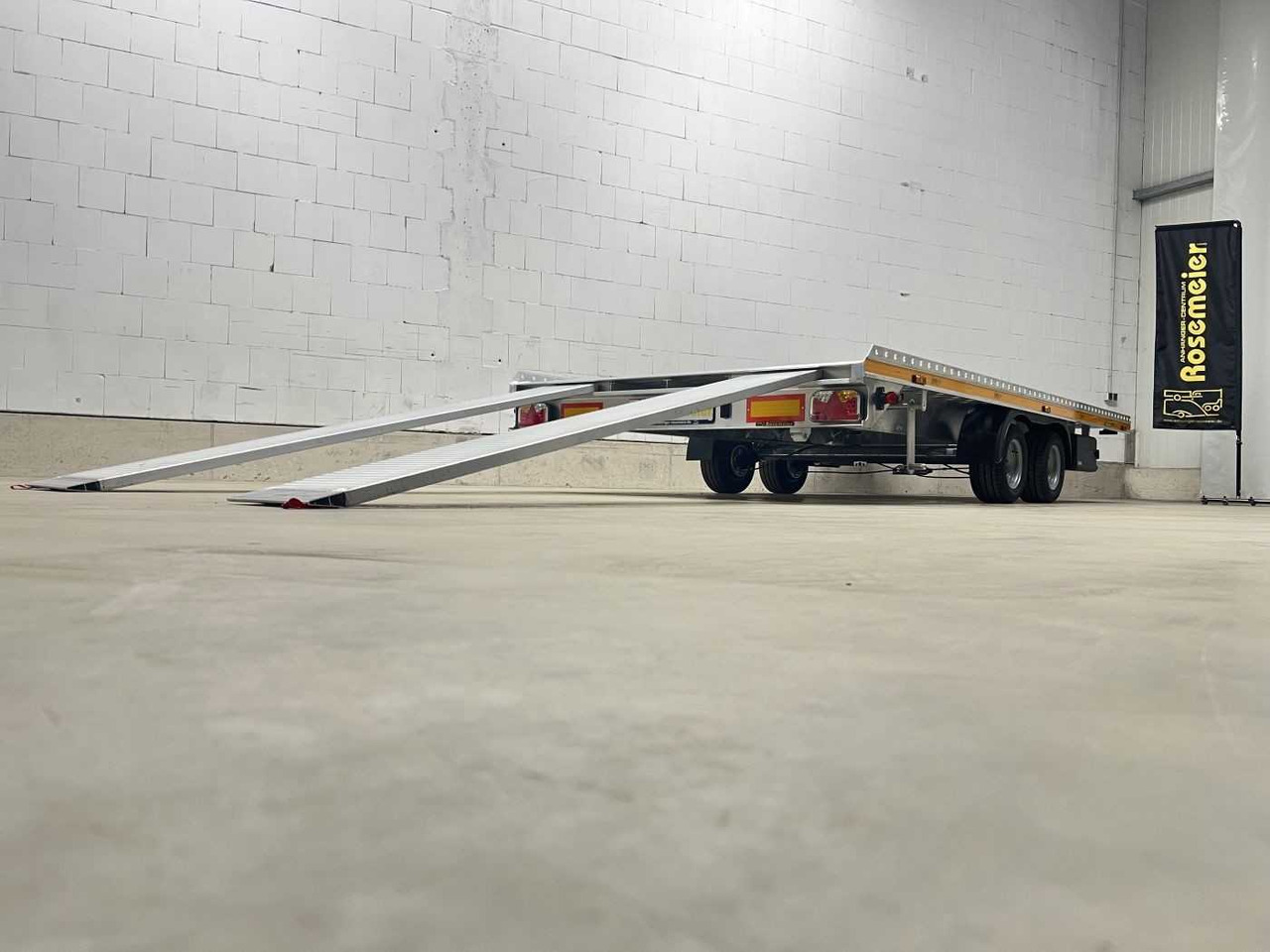 GROMEX L2-3000-4.55 Autotransporter - Pótkocsi autószállító: 4 kép. GROMEX L2-3000-4.55 Autotransporter - Pótkocsi autószállító: 4 kép.