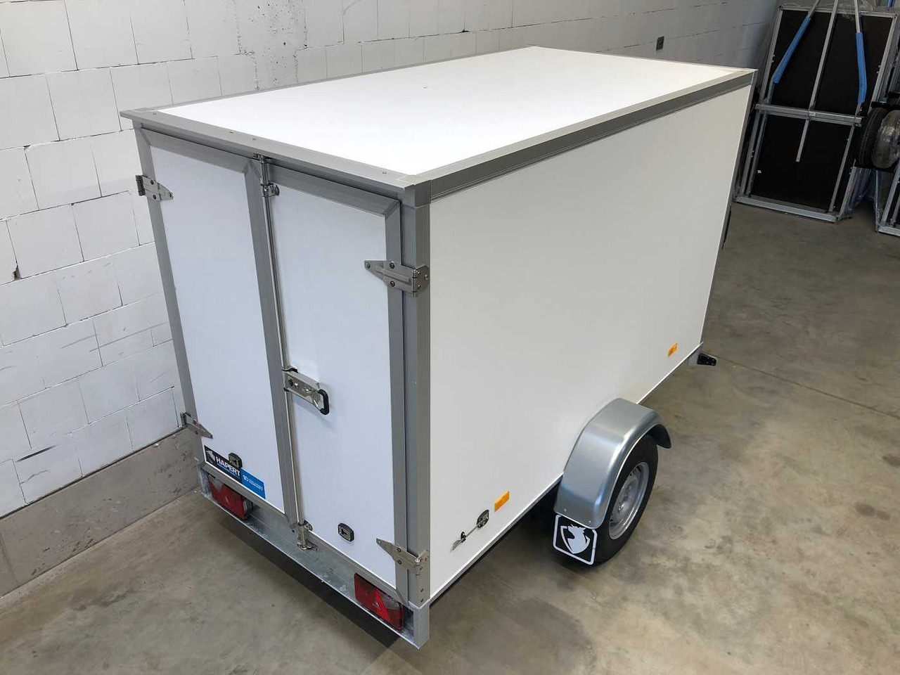 HAPERT Sapphire L-1 Kofferanhänger - Pótkocsi dobozos: 5 kép. HAPERT Sapphire L-1 Kofferanhänger - Pótkocsi dobozos: 5 kép.