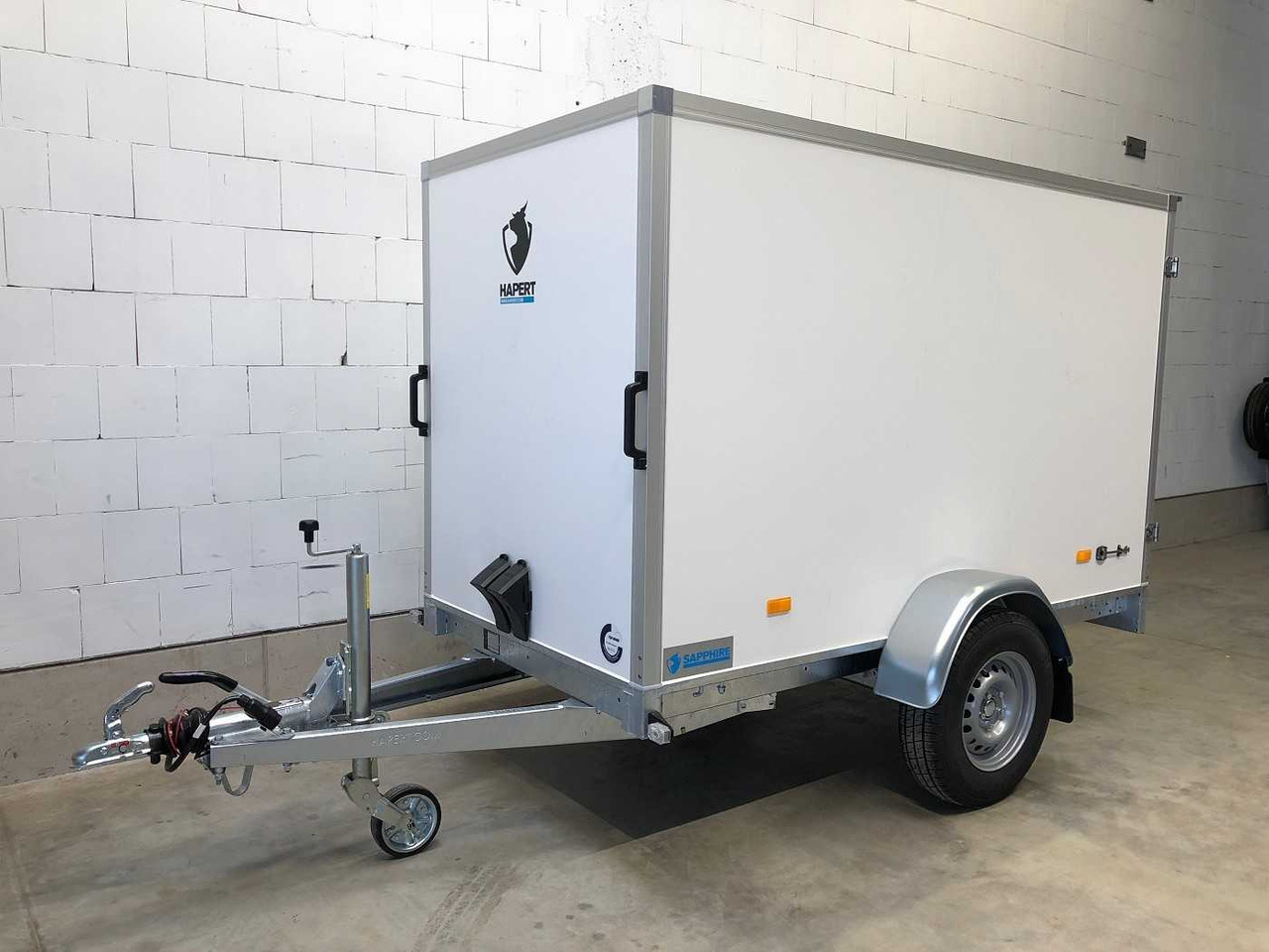 HAPERT Sapphire L-1 Kofferanhänger - Pótkocsi dobozos: 3 kép. HAPERT Sapphire L-1 Kofferanhänger - Pótkocsi dobozos: 3 kép.